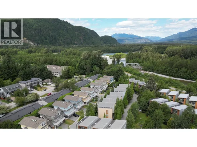 2 - 39885 GOVERNMENT ROAD, Squamish