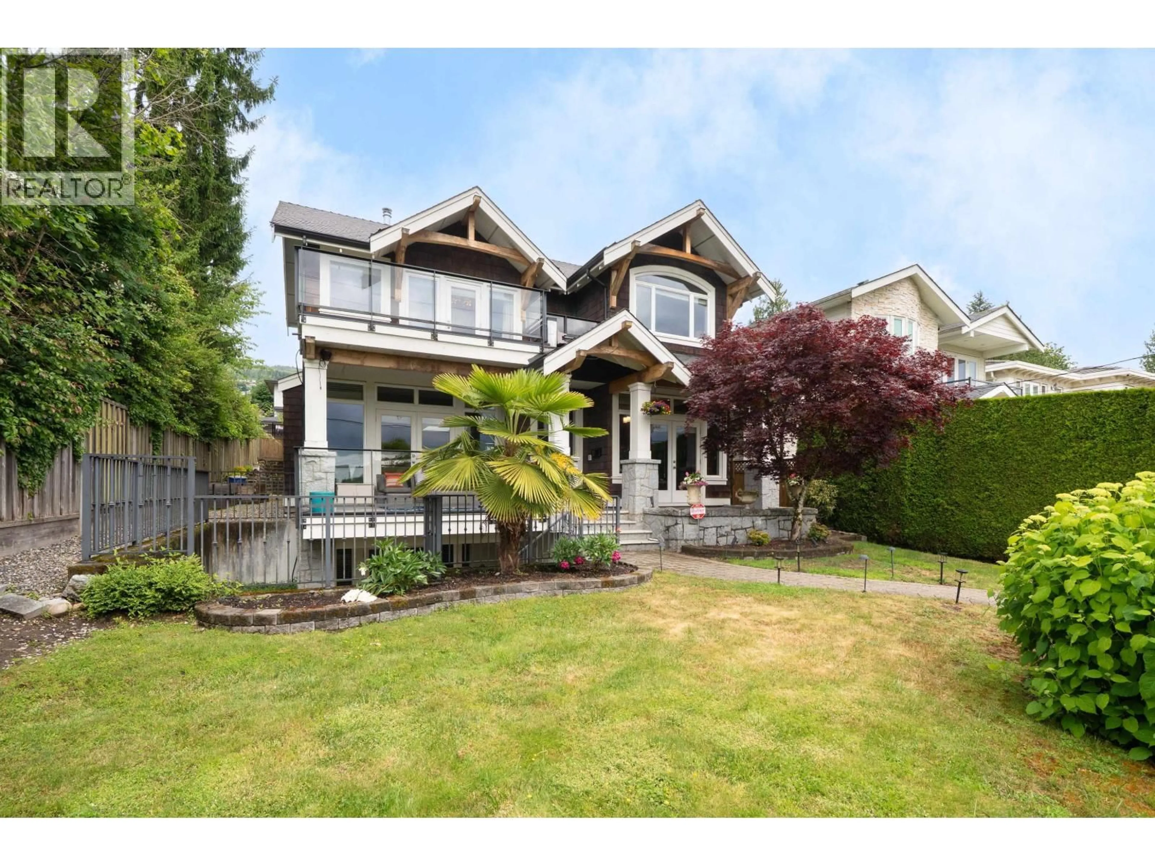 Home with vinyl exterior material, street for 1479 MATHERS AVENUE, West Vancouver British Columbia V7T2G5