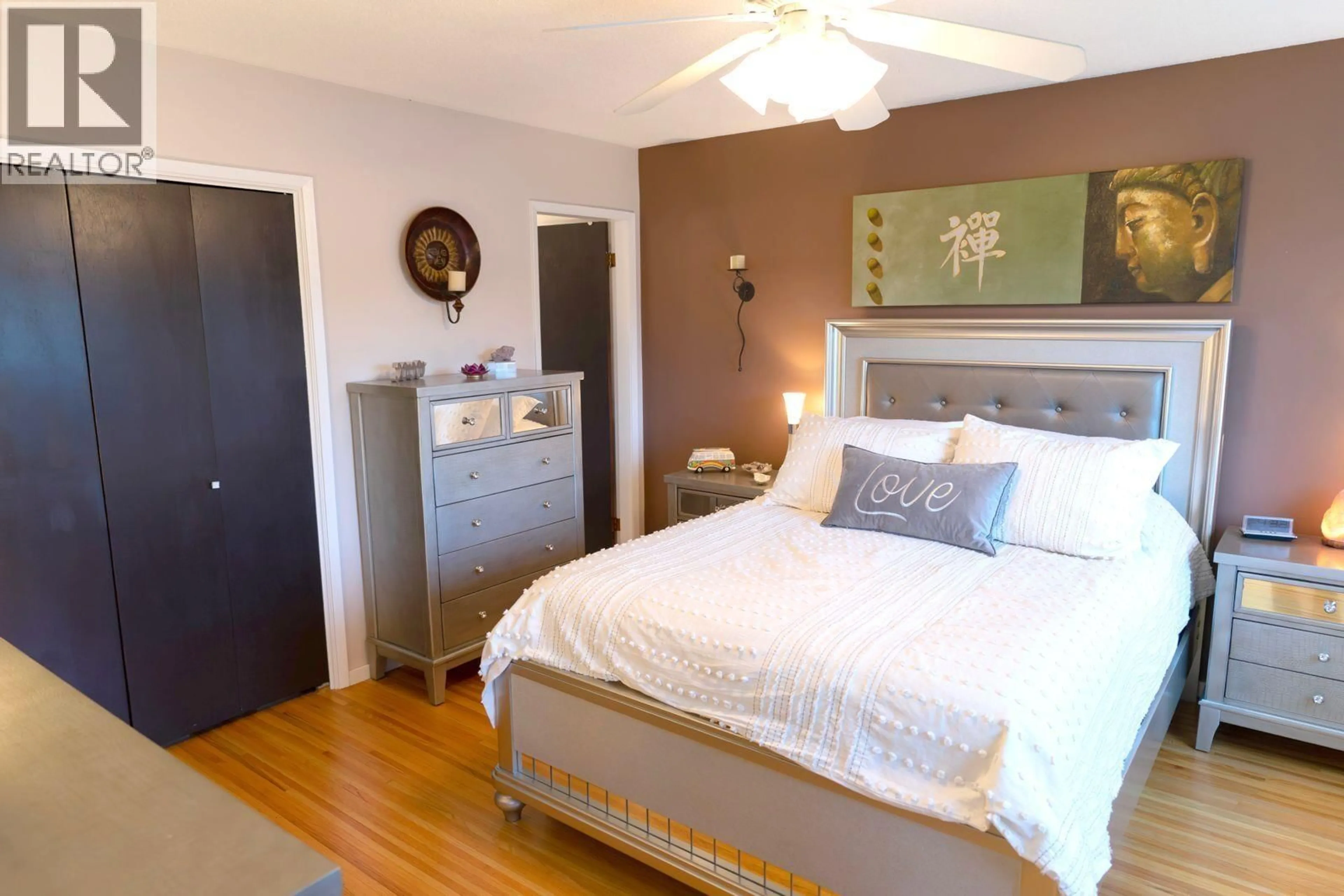 Bedroom with bed, wood/laminate floor for 21776 MOUNTAINVIEW CRESCENT, Maple Ridge British Columbia V2X3V1