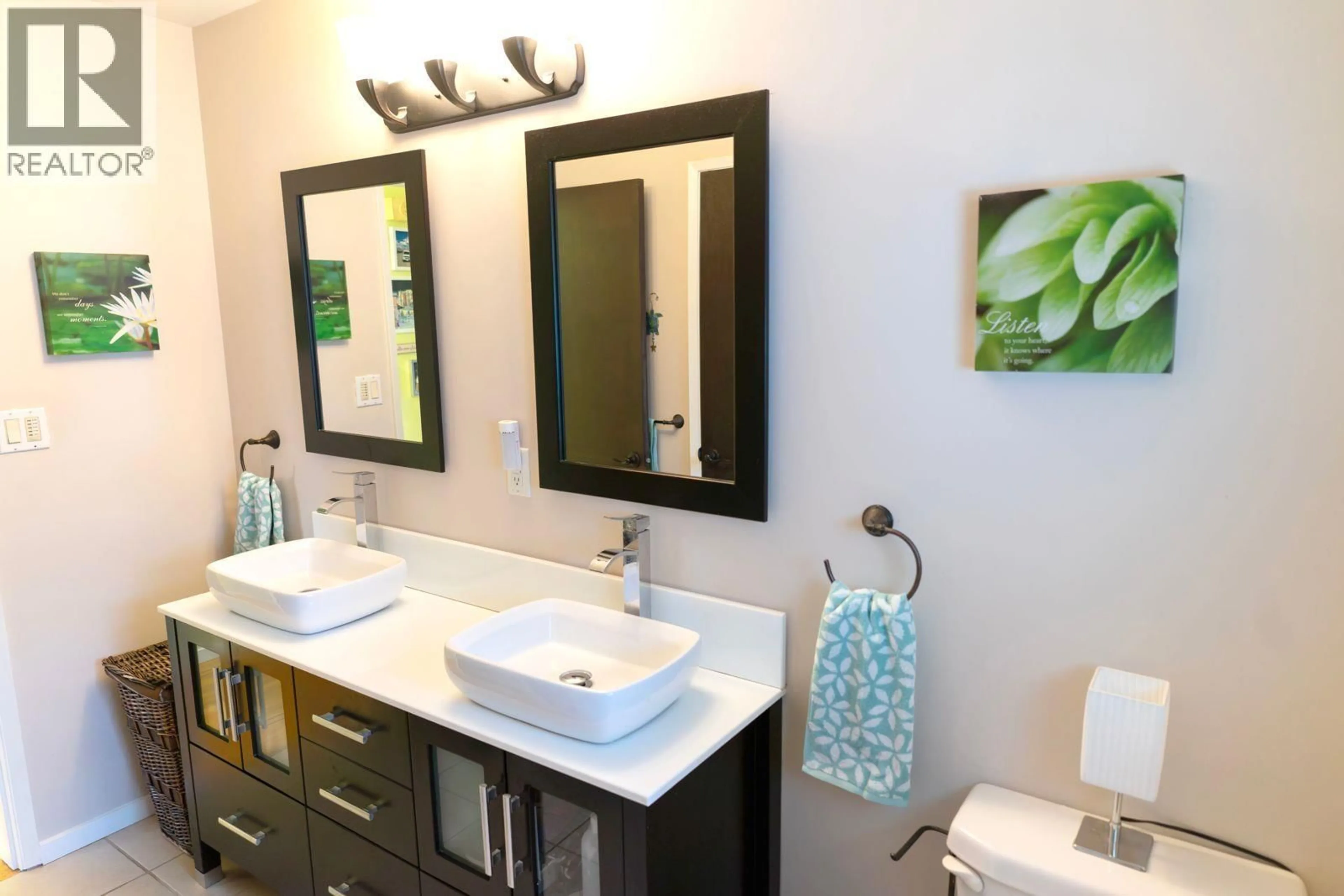 Contemporary bathroom, ceramic/tile floor for 21776 MOUNTAINVIEW CRESCENT, Maple Ridge British Columbia V2X3V1