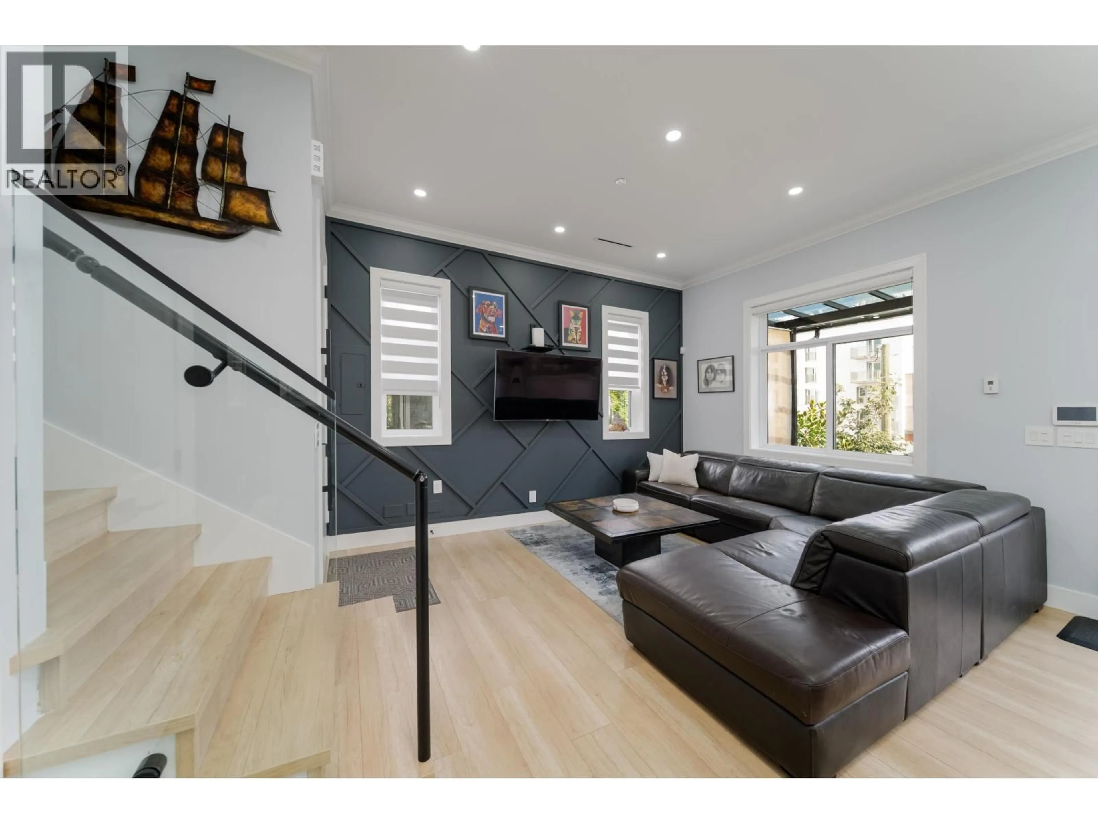 Home theater for 960 RENFREW STREET, Vancouver British Columbia V5K4B8