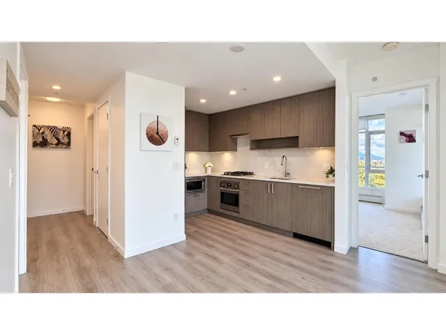 605 - 13350 CENTRAL AVENUE, Surrey 5