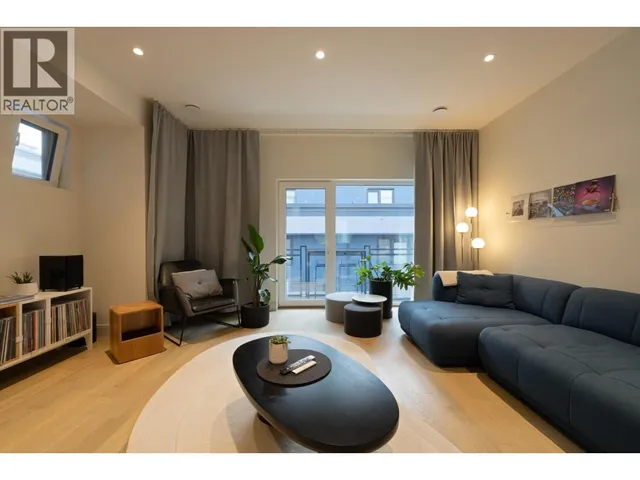 24 - 632 3RD STREET, North Vancouver 3