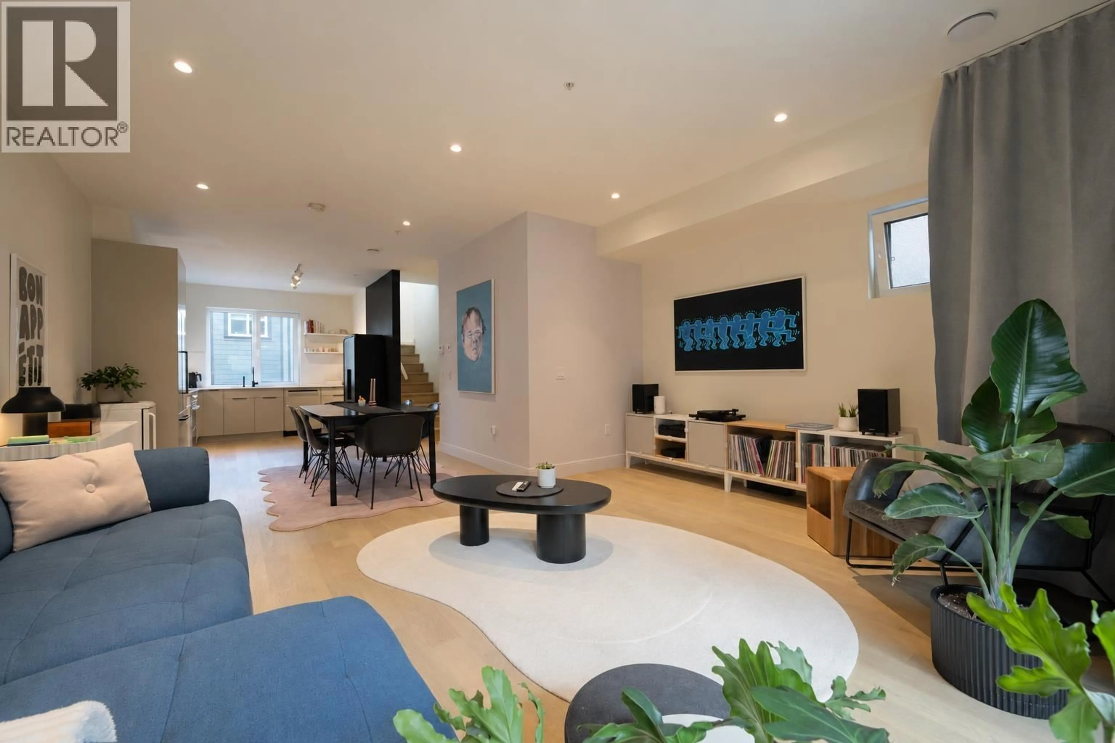 Unknown for 24 - 632 3RD STREET, North Vancouver British Columbia V7L0J1