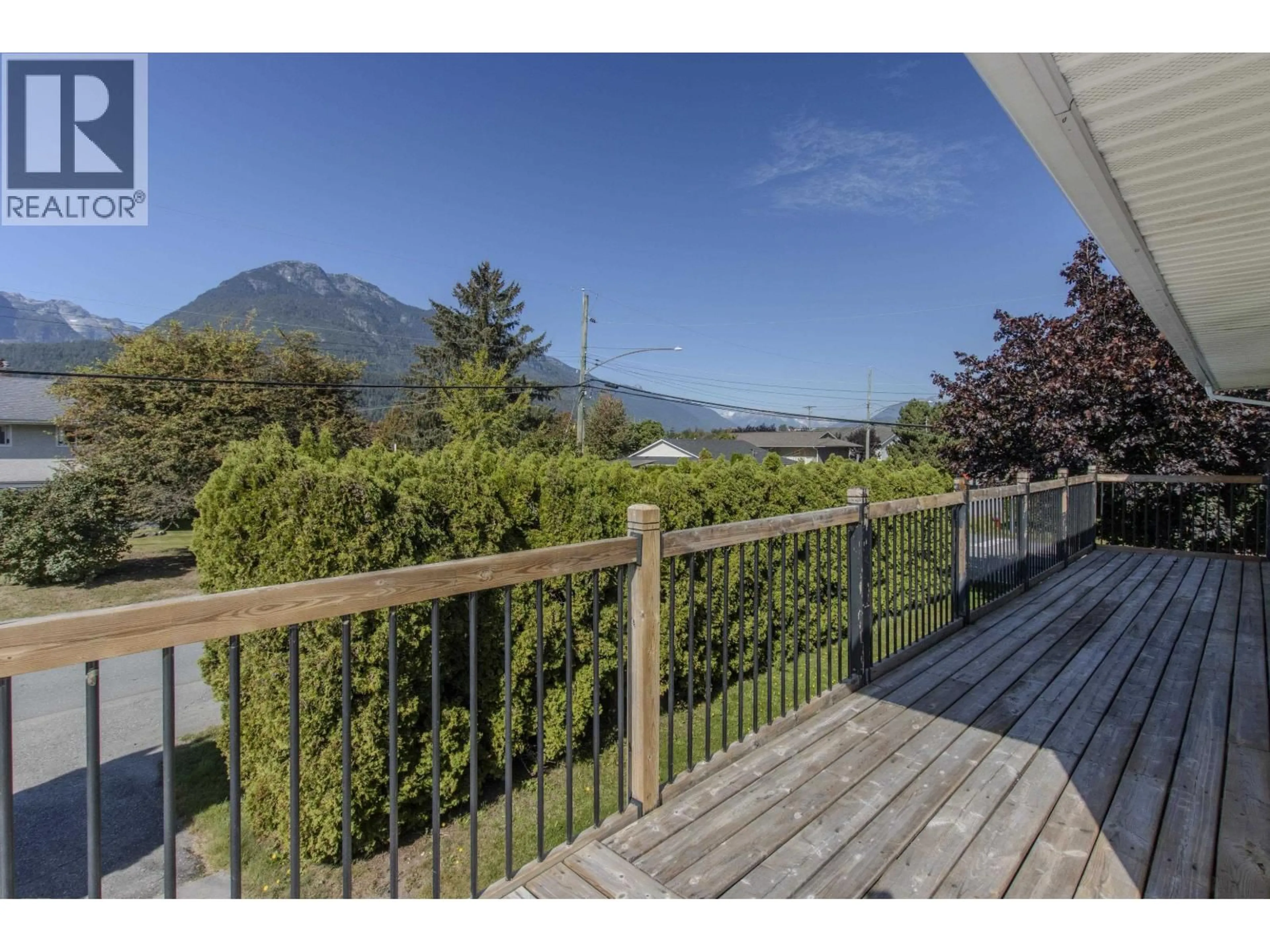 A pic from outside/outdoor area/front of a property/back of a property/a pic from drone, mountain view for 1990 DIAMOND ROAD, Squamish British Columbia V0N1T0