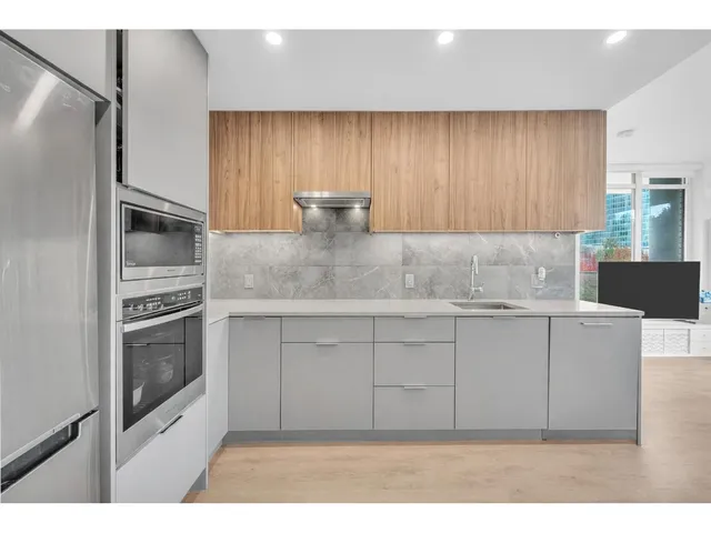 202 - 13359 OLD YALE ROAD, Surrey 3