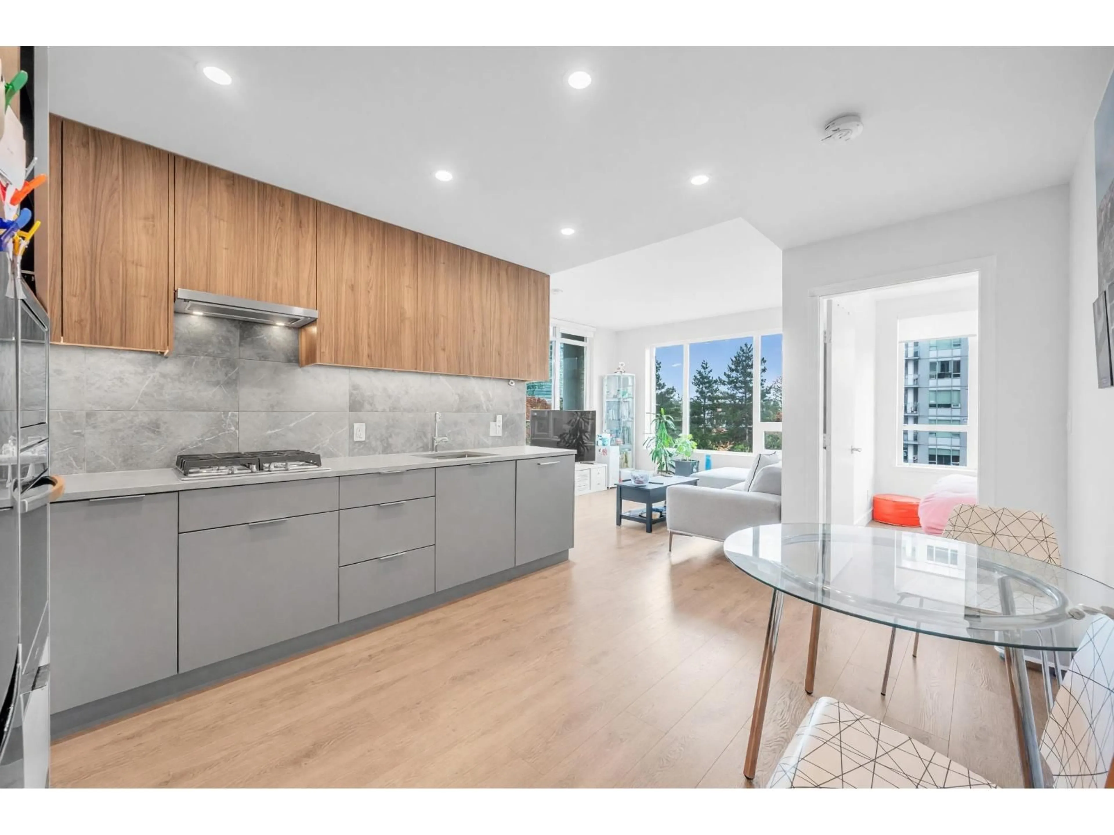 Open concept kitchen, unknown for 202 - 13359 OLD YALE ROAD, Surrey British Columbia V3T0S4