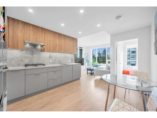 202 - 13359 OLD YALE ROAD, Surrey 4