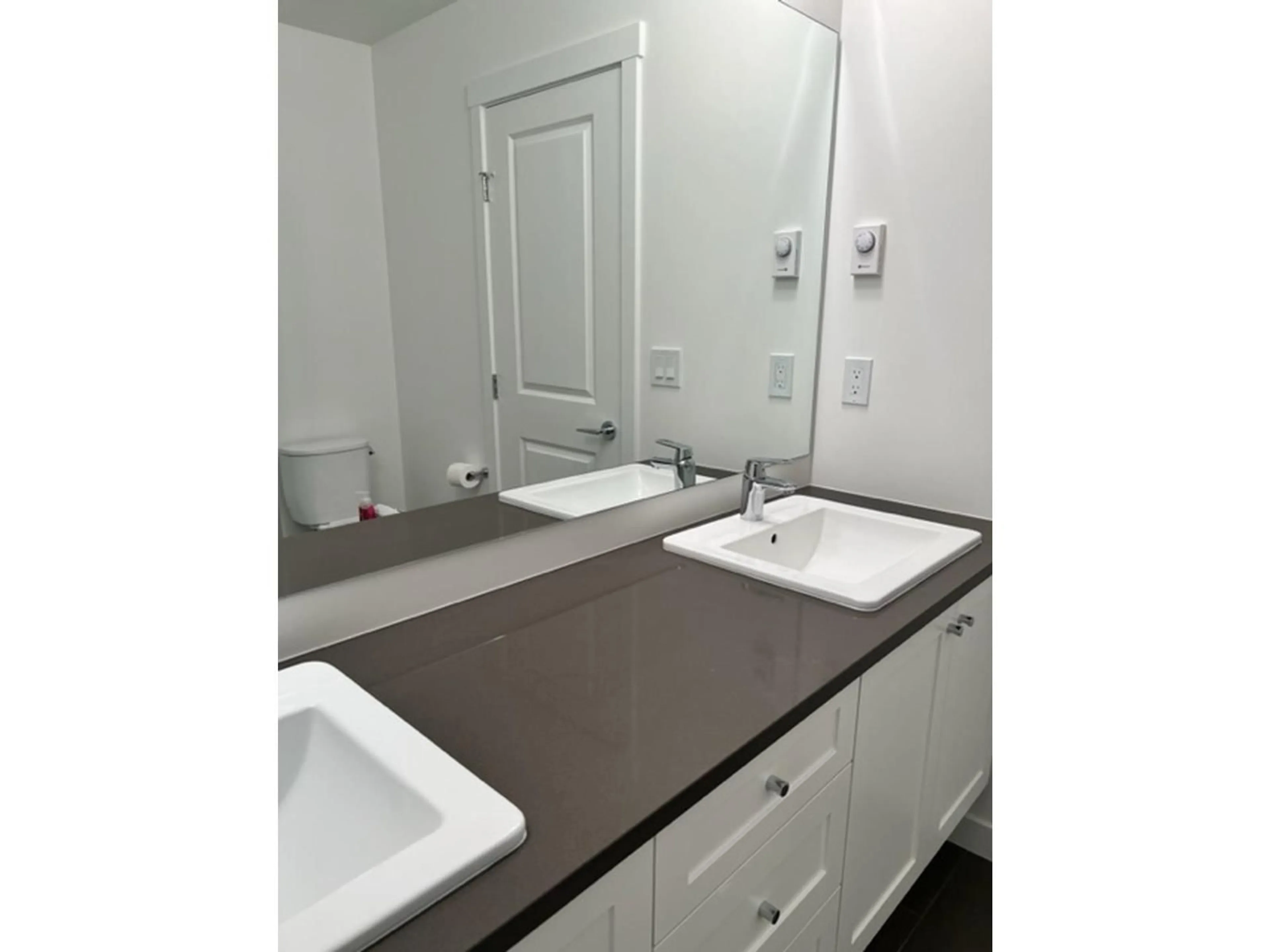 Standard bathroom, unknown for 202 - 15815 85 AVENUE, Surrey British Columbia V4N6X5