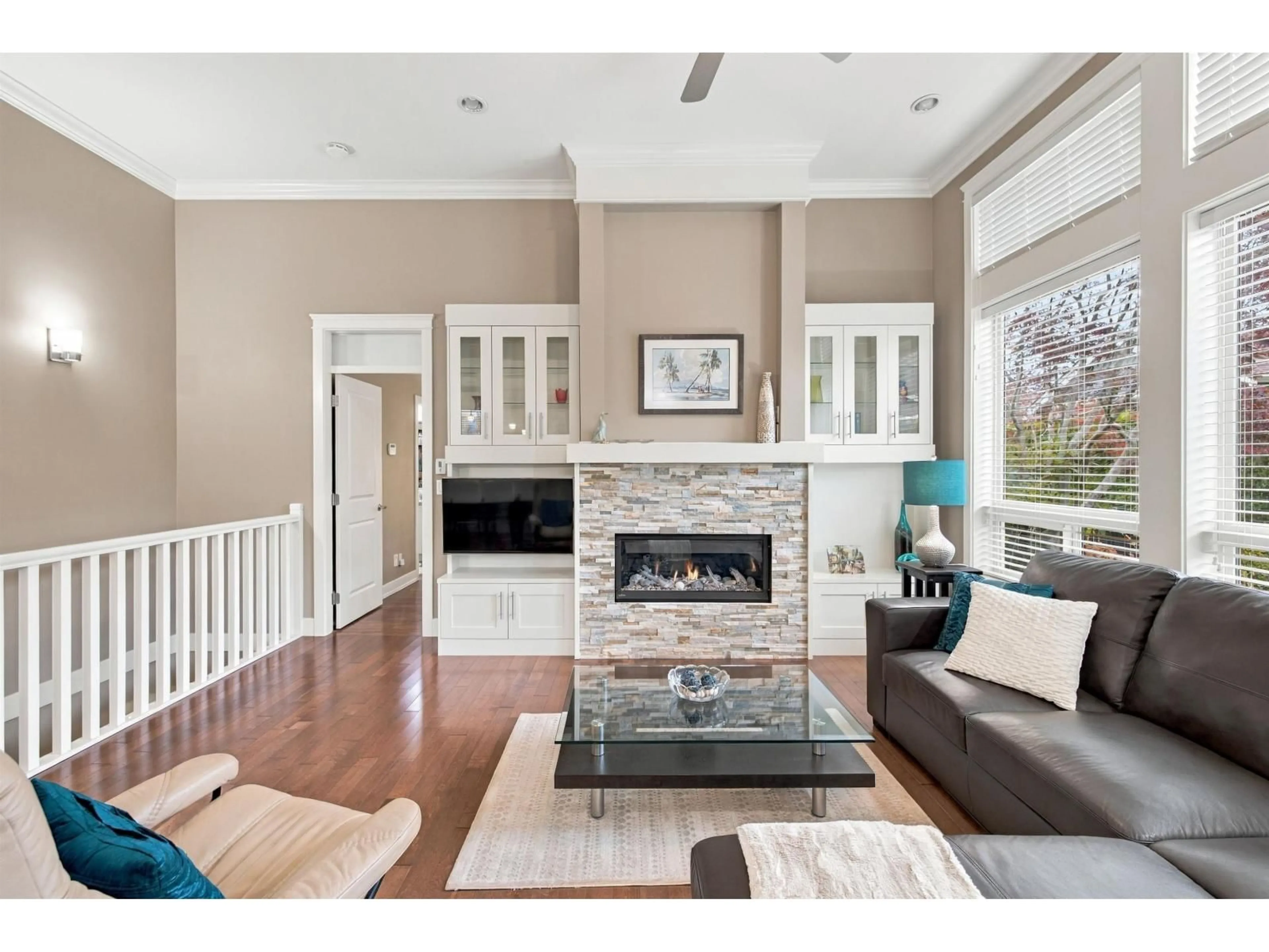 Living room with furniture, unknown for 72 - 350 174 STREET, Surrey British Columbia V3S2N8