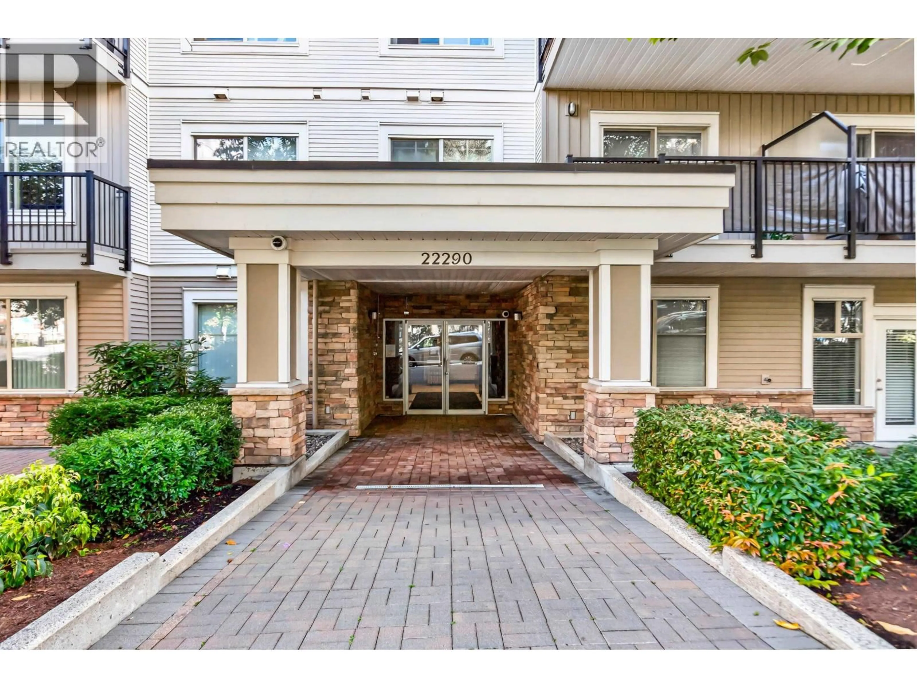 Indoor entryway for 210 - 22290 NORTH AVENUE, Maple Ridge British Columbia V2X8Z8