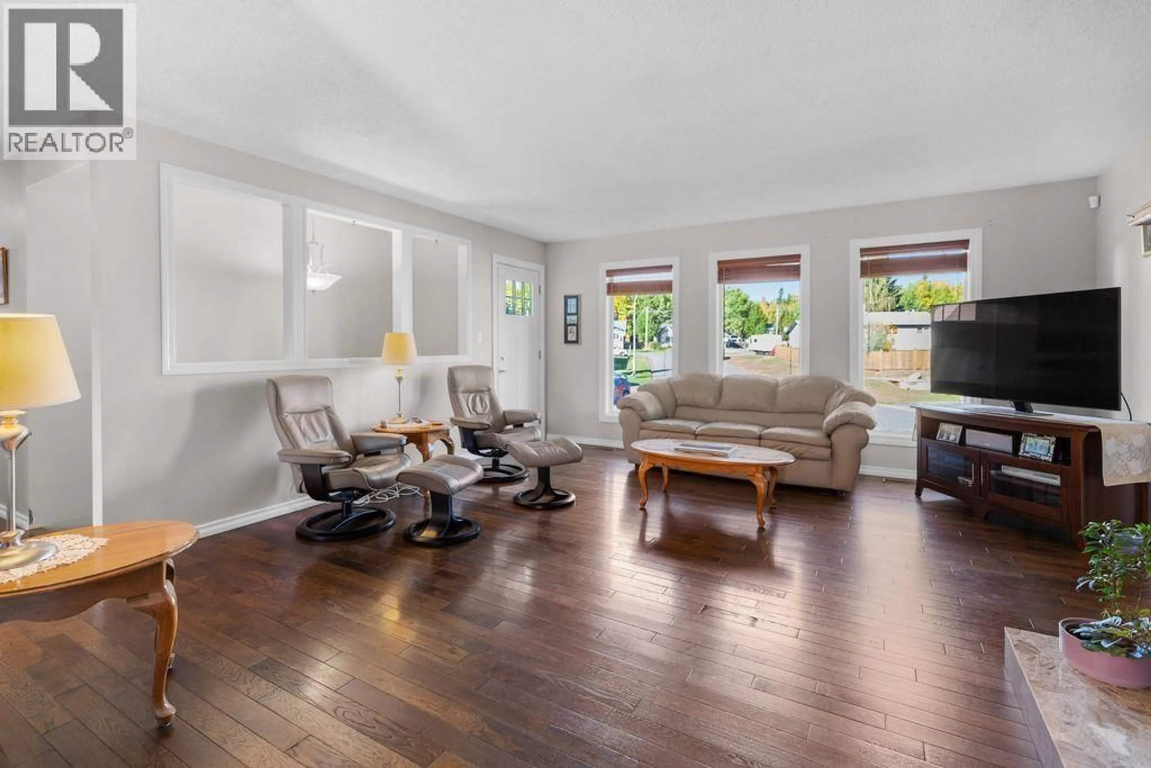 Living room with furniture, unknown for 5833 MOLEDO PLACE, Prince George British Columbia V2N6T1