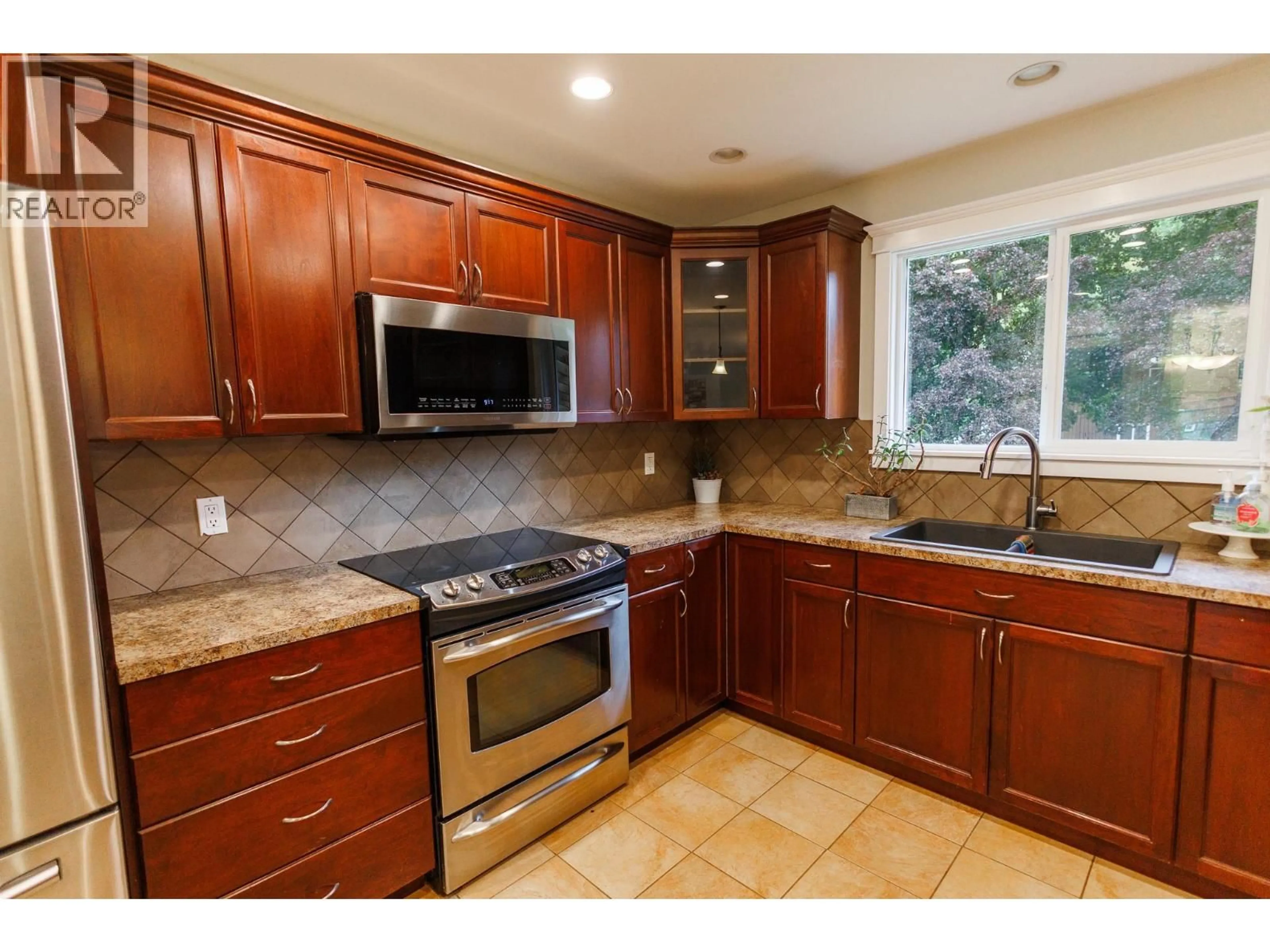 Standard kitchen, ceramic/tile floor for 4924 LABELLE AVENUE, Terrace British Columbia V8G4M8