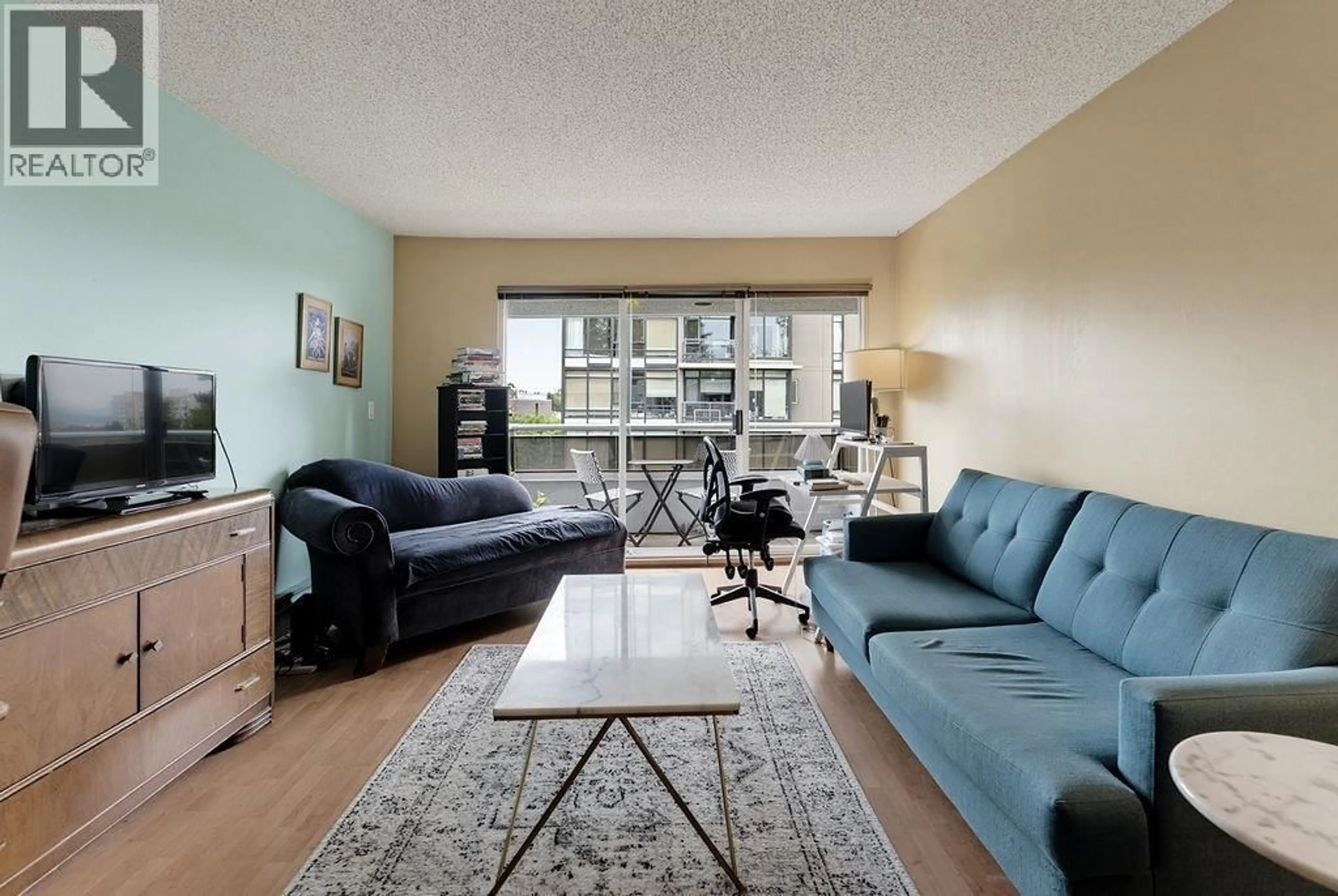 Living room with furniture, unknown for 406 - 1412 14TH AVENUE, Vancouver British Columbia V6H1R3