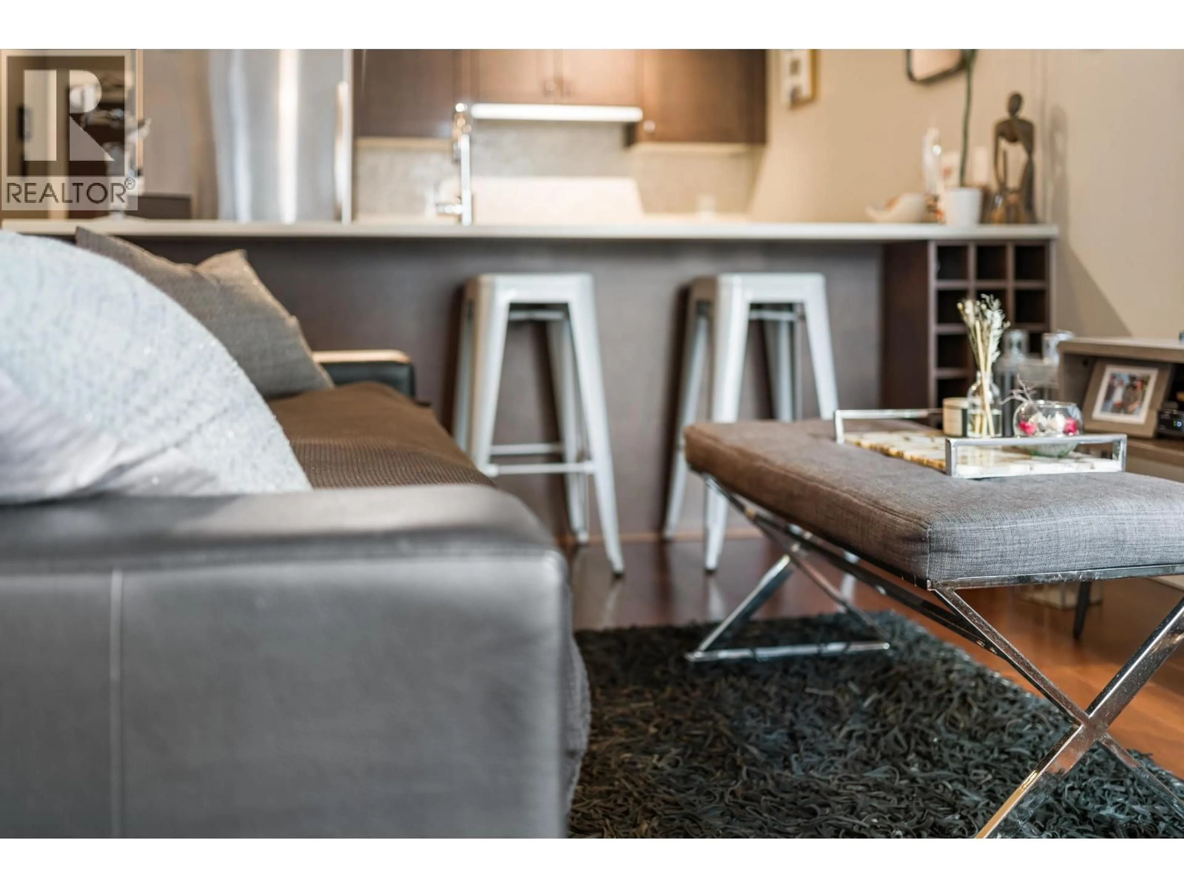 Living room with furniture, wood/laminate floor for 708 - 888 HOMER STREET, Vancouver British Columbia V6B0H7