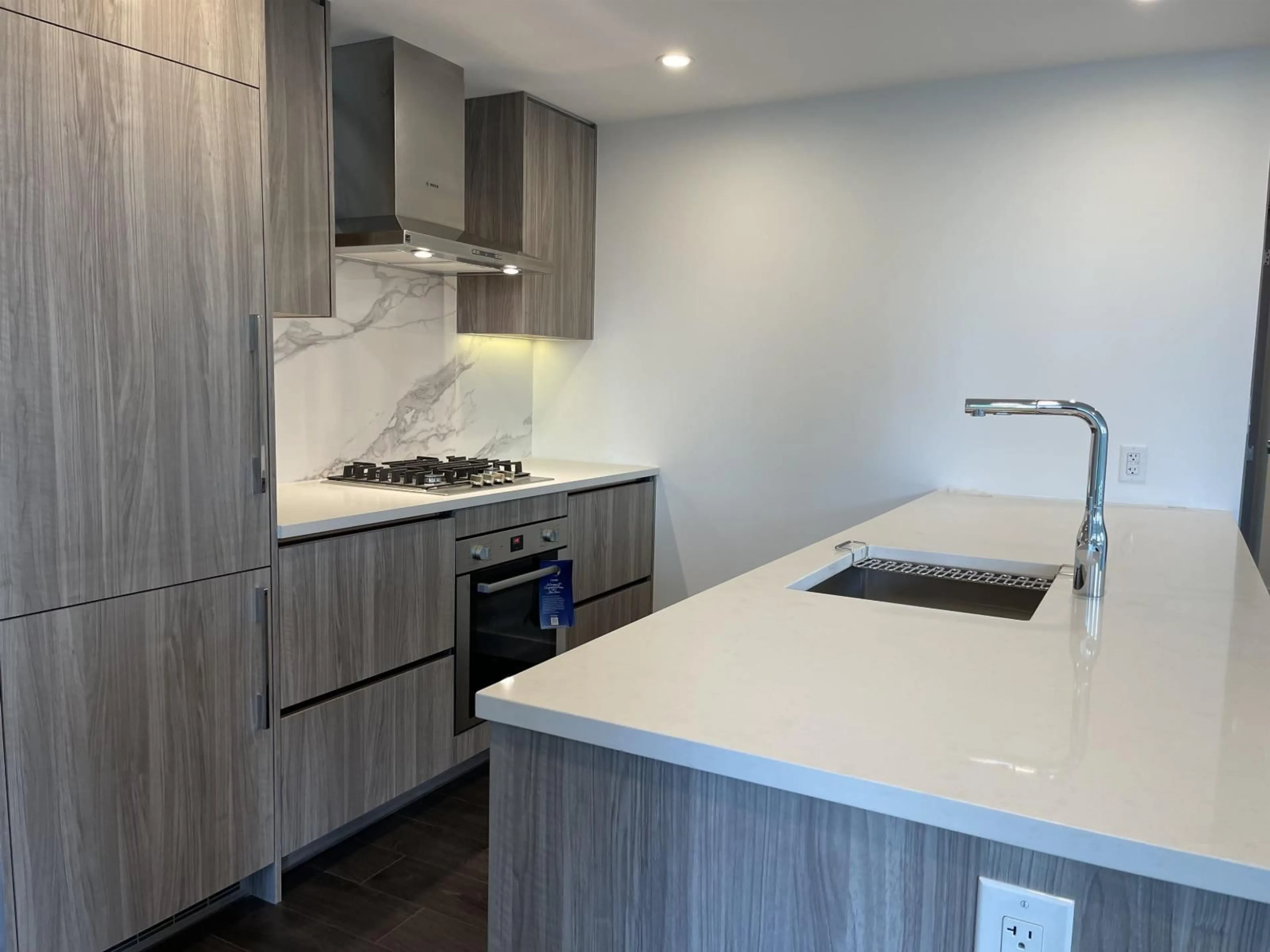 Standard kitchen, unknown for 407 - 13768 100 AVENUE, Surrey British Columbia V3T0V2
