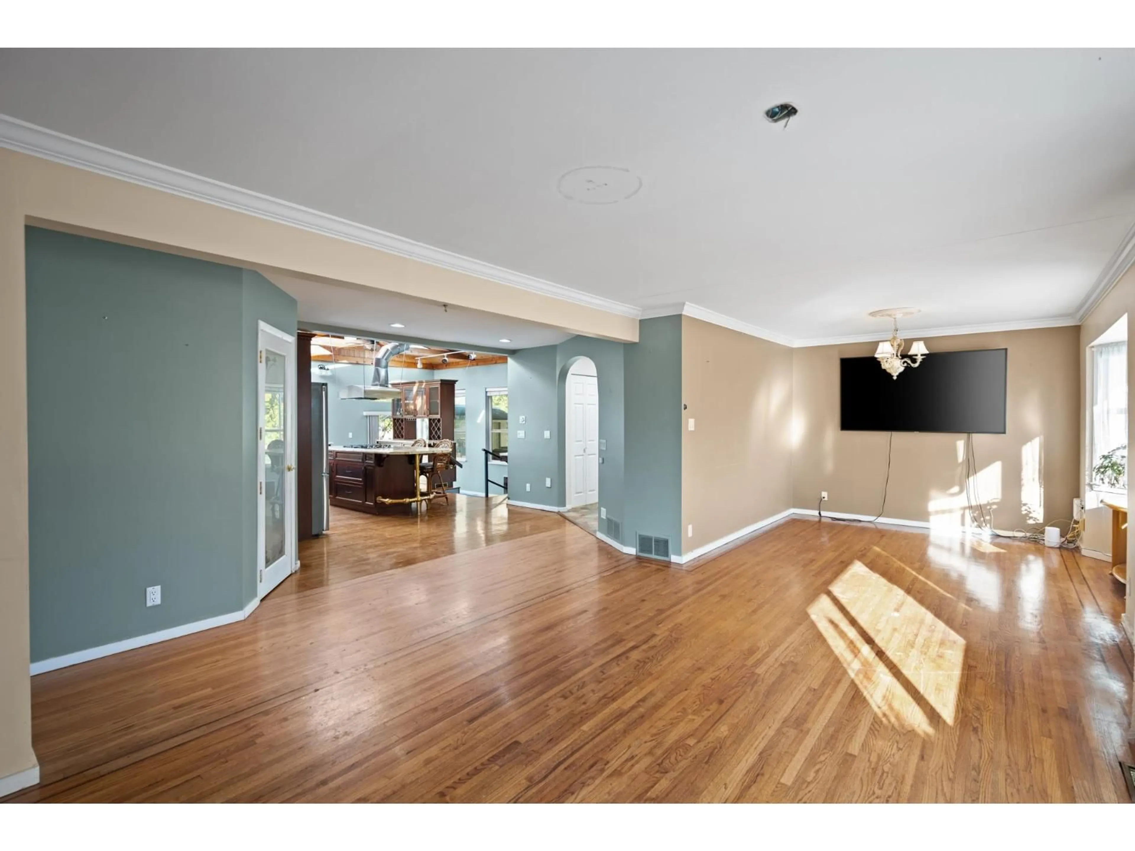 Indoor foyer for 22237 64 AVENUE, Langley British Columbia V2Y2N8