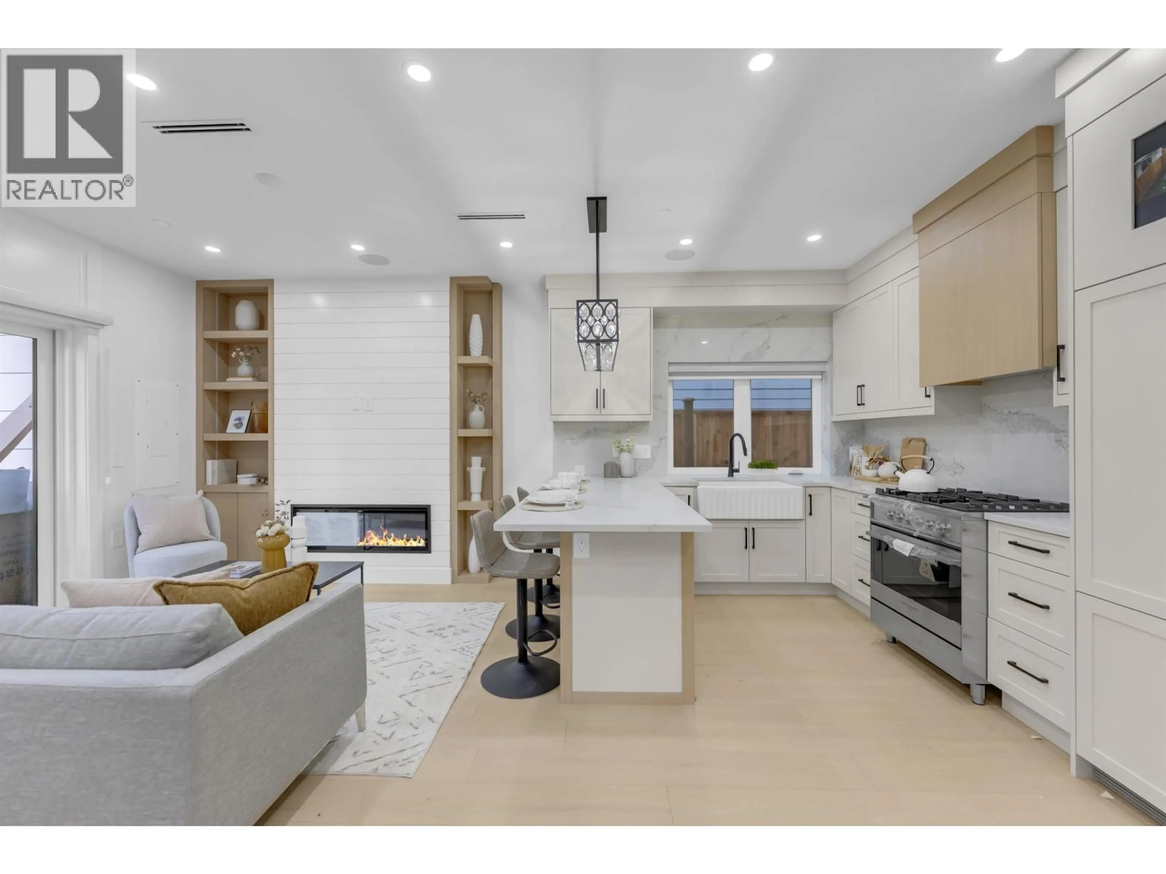 Open concept kitchen, ceramic/tile floor for 2 - 2888 6TH AVENUE, Vancouver British Columbia V5M1R8