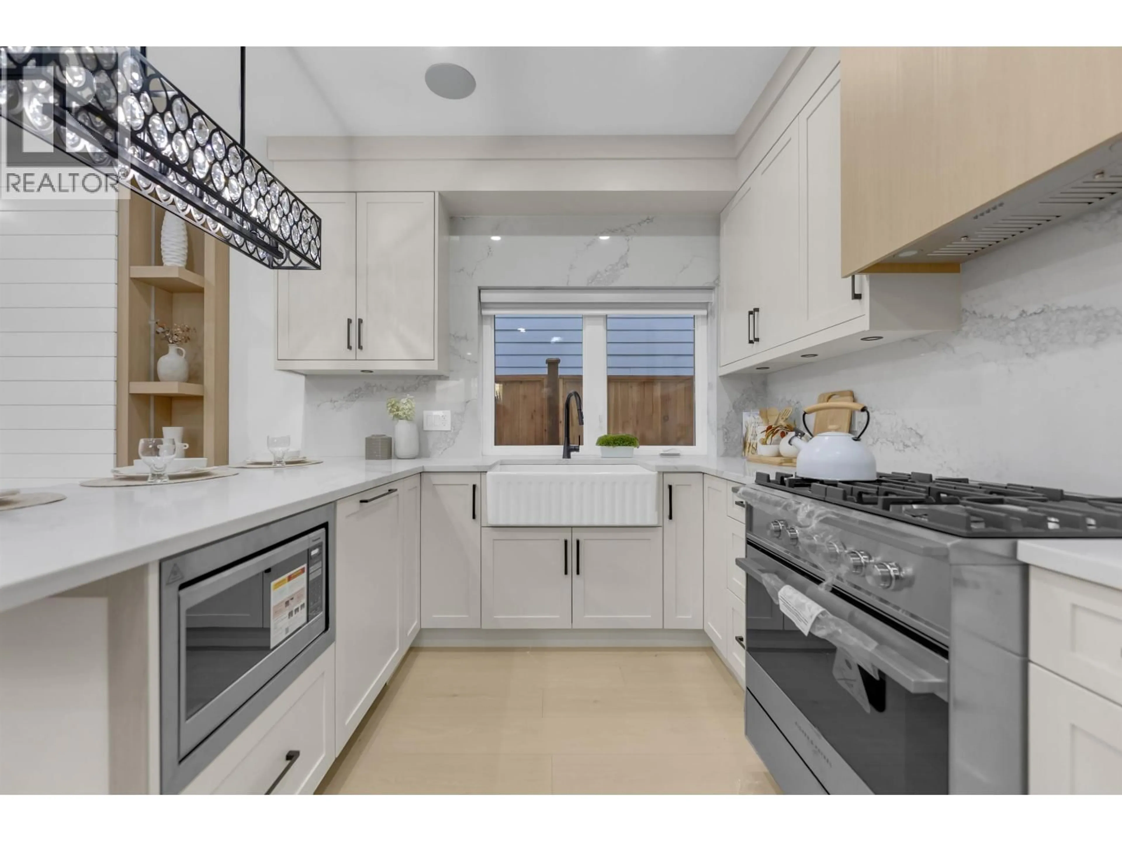 Unknown for 2 - 2888 6TH AVENUE, Vancouver British Columbia V5M1R8