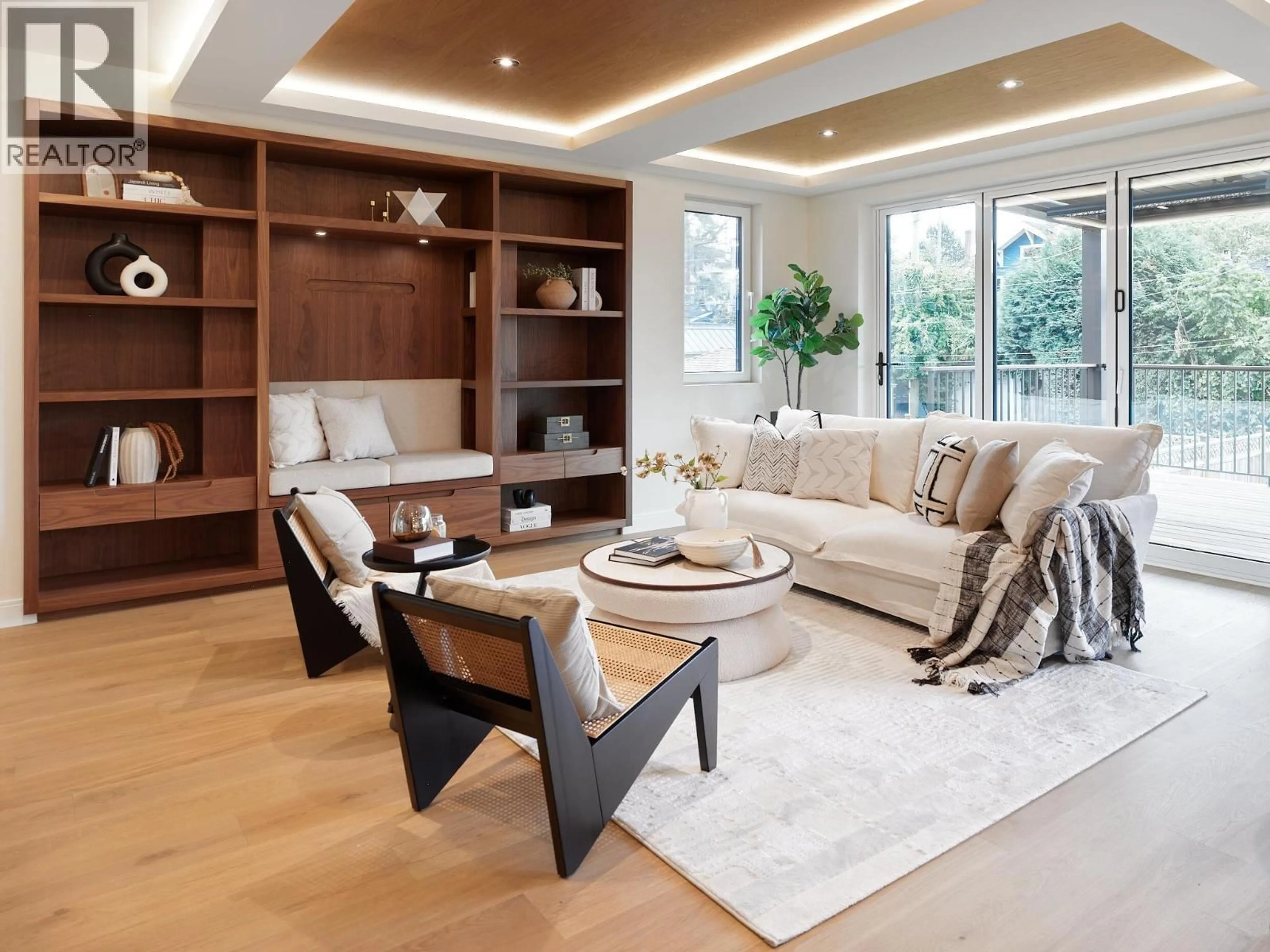 Living room with furniture, wood/laminate floor for 3732 1ST AVENUE, Vancouver British Columbia V6R1H4
