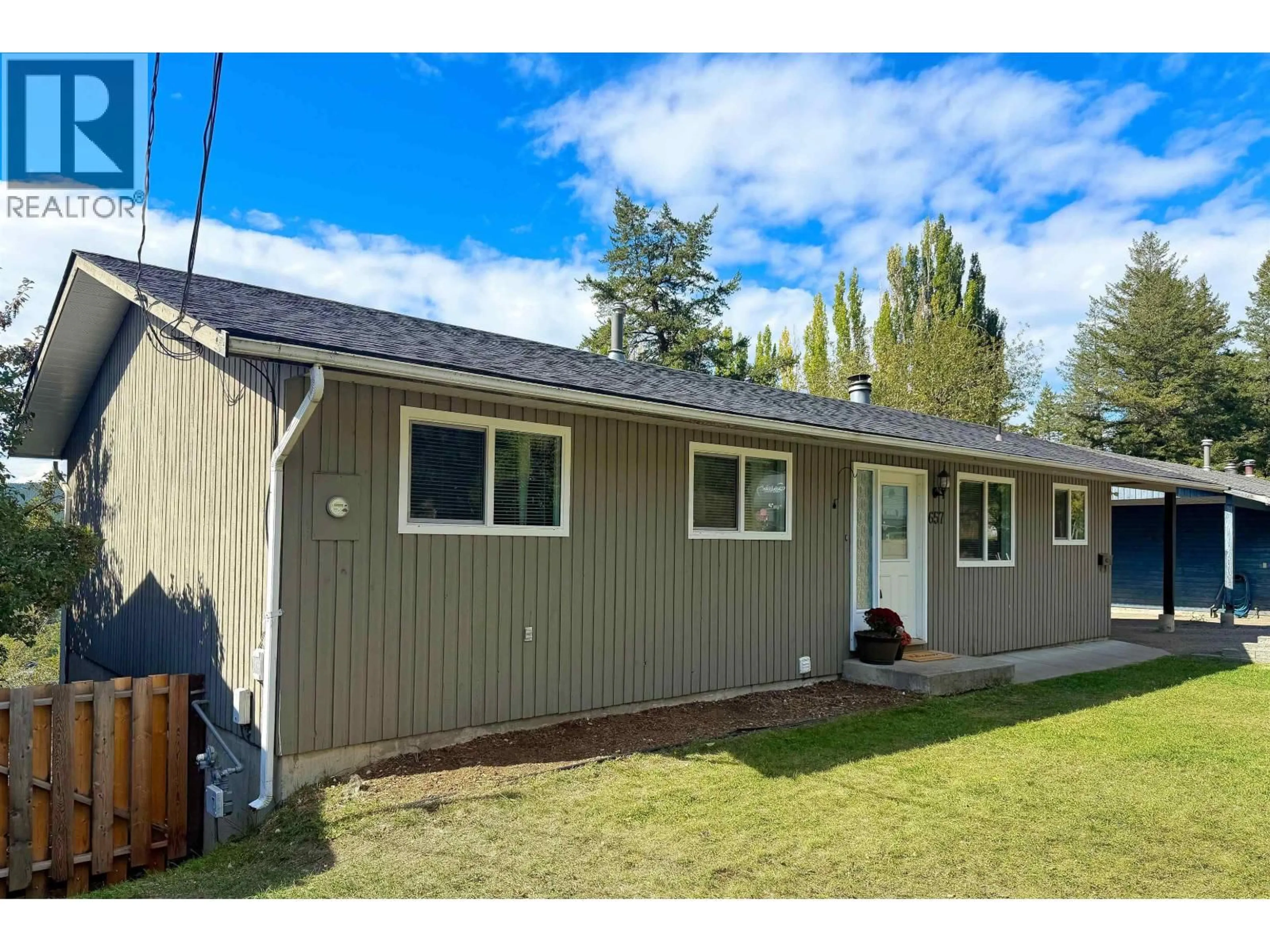 Home with vinyl exterior material, street for 657 CENTENNIAL DRIVE, Williams Lake British Columbia V2G4E5