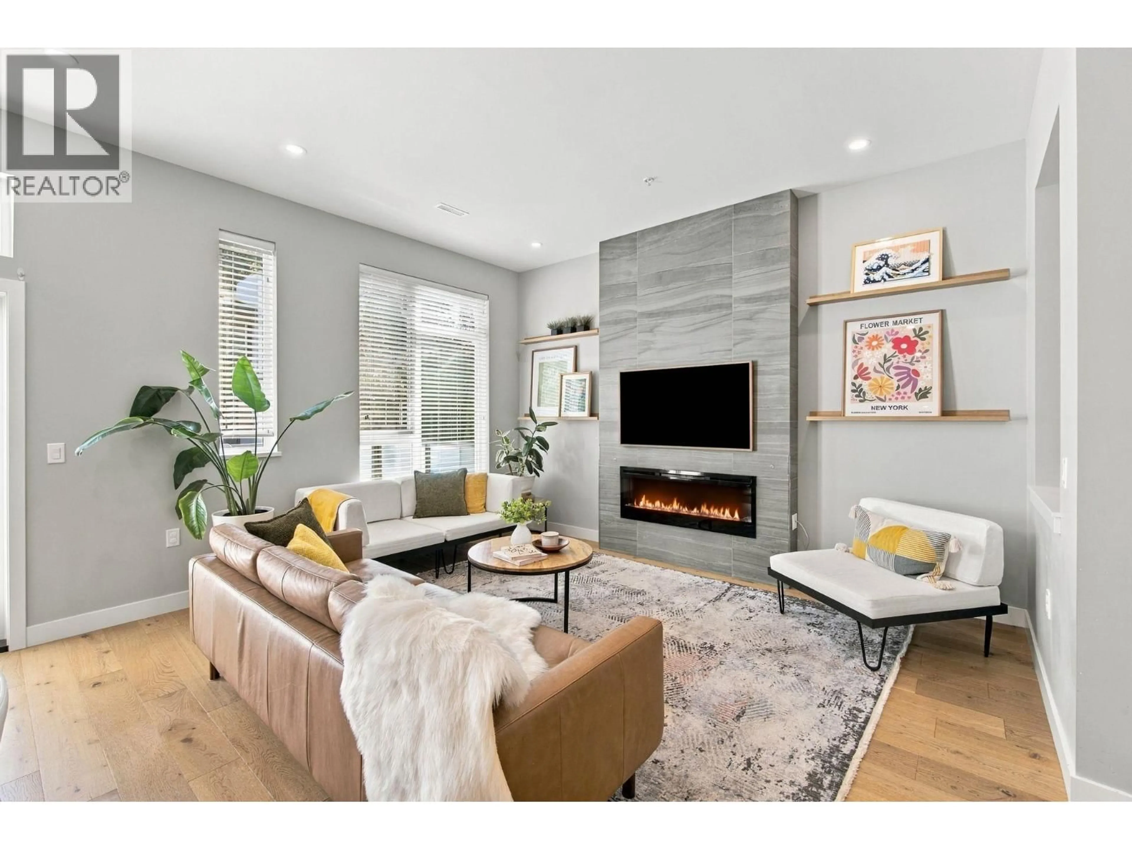 Living room with furniture, unknown for 4682 CAPILANO ROAD, North Vancouver British Columbia V7R4K3