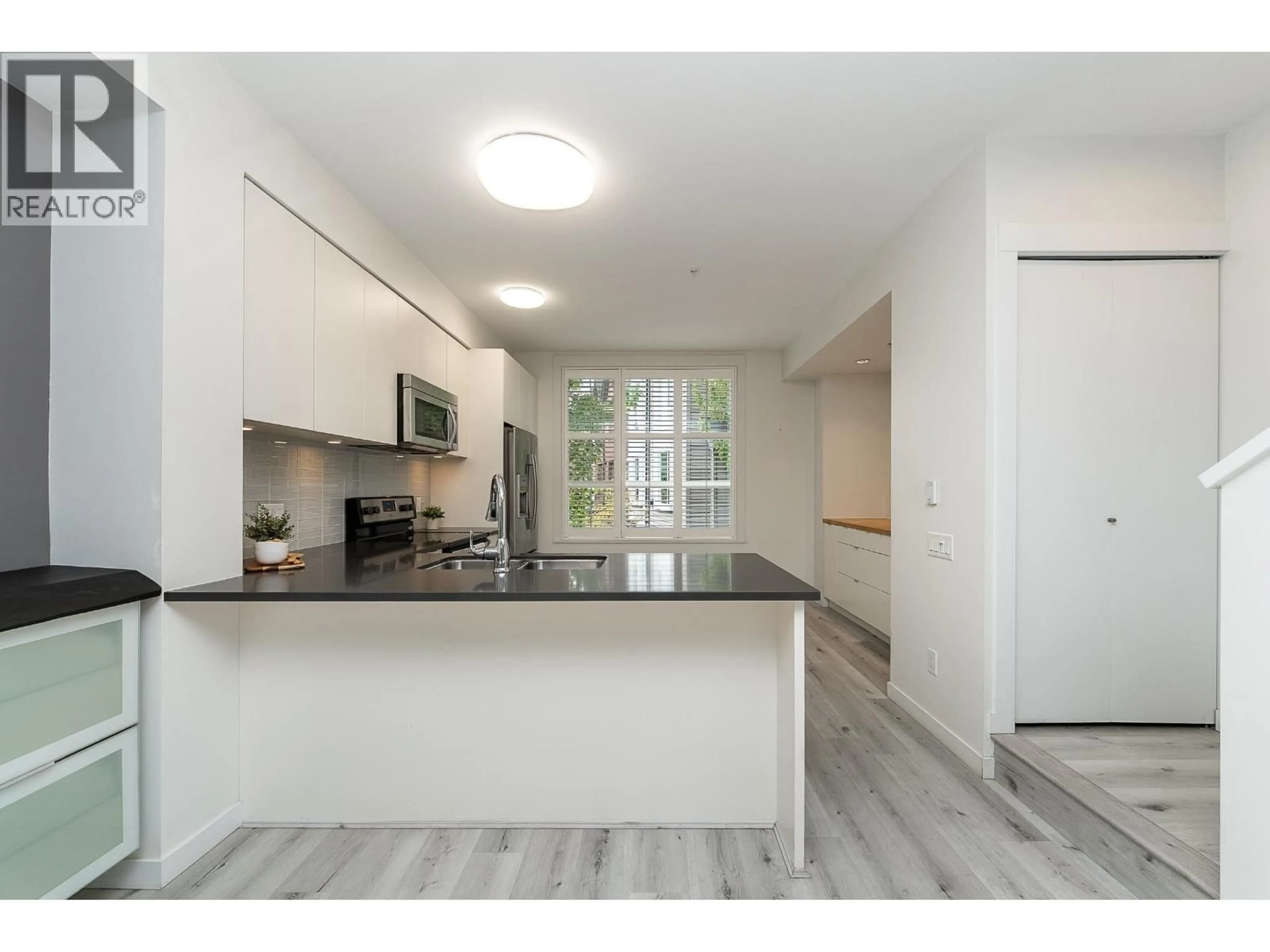 Standard kitchen, unknown for 24 - 2332 RANGER LANE, Port Coquitlam British Columbia V3B0J4