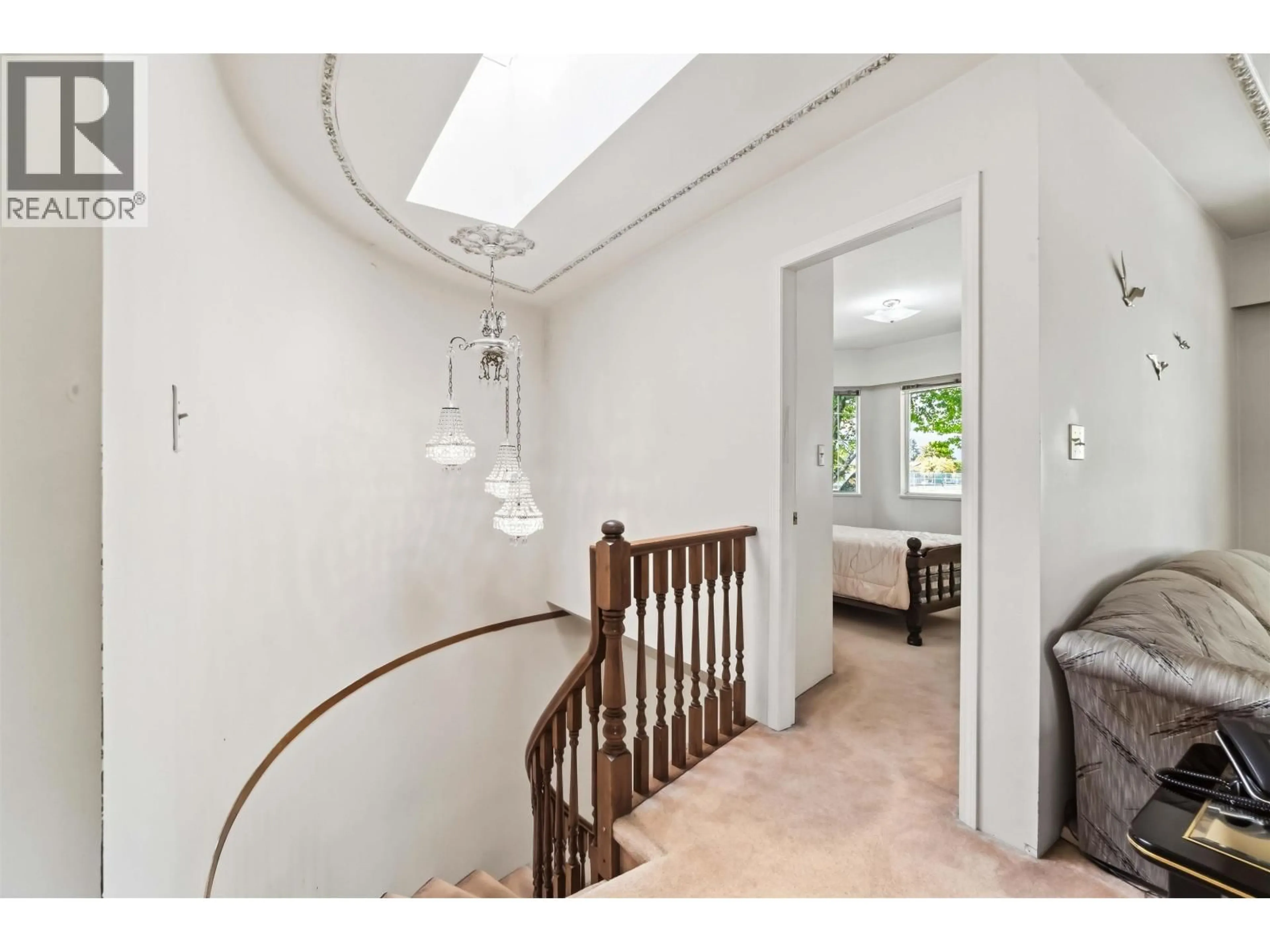 Indoor foyer for 2168 27TH AVENUE, Vancouver British Columbia V5N2W9