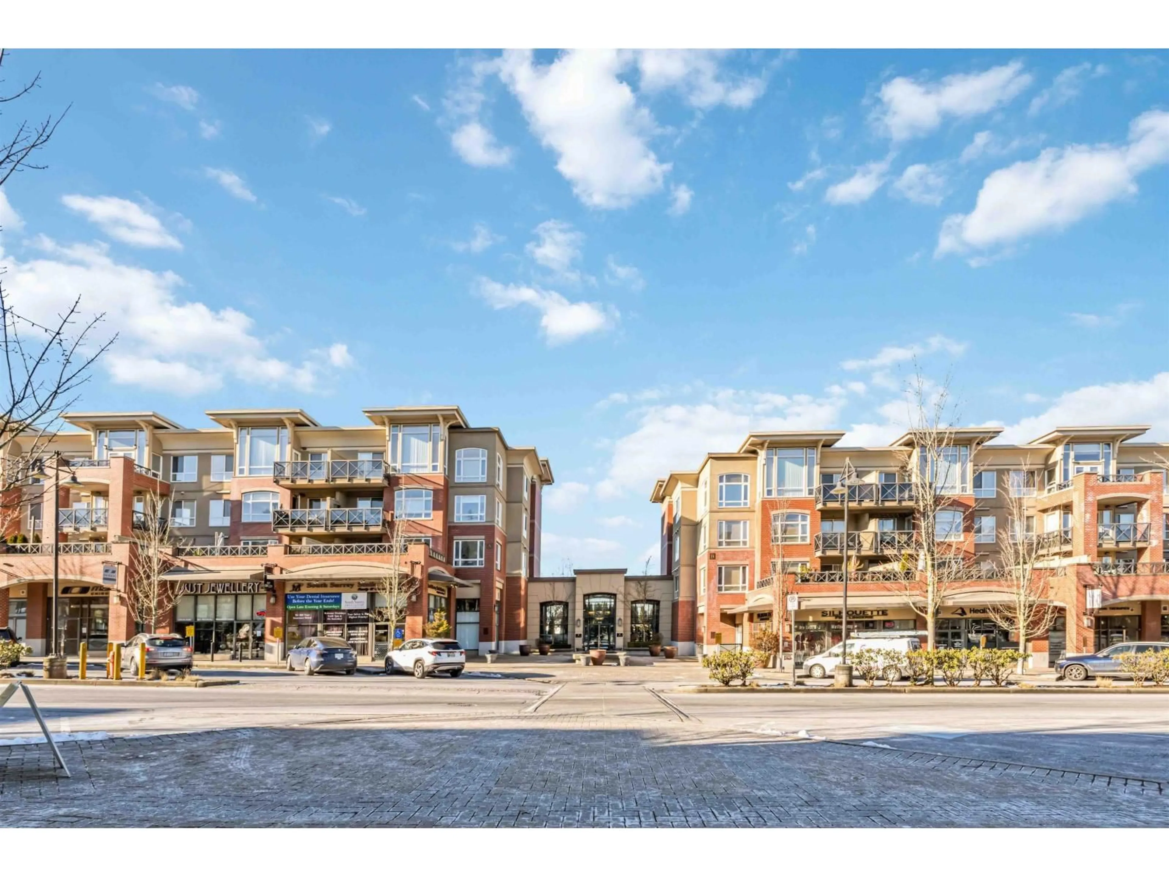 Unknown for 421 - 2970 KING GEORGE BOULEVARD, Surrey British Columbia V4P0E6