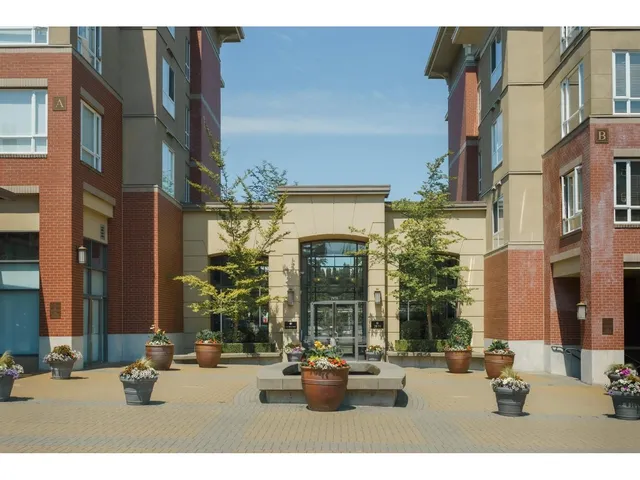 421 - 2970 KING GEORGE BOULEVARD, Surrey 2