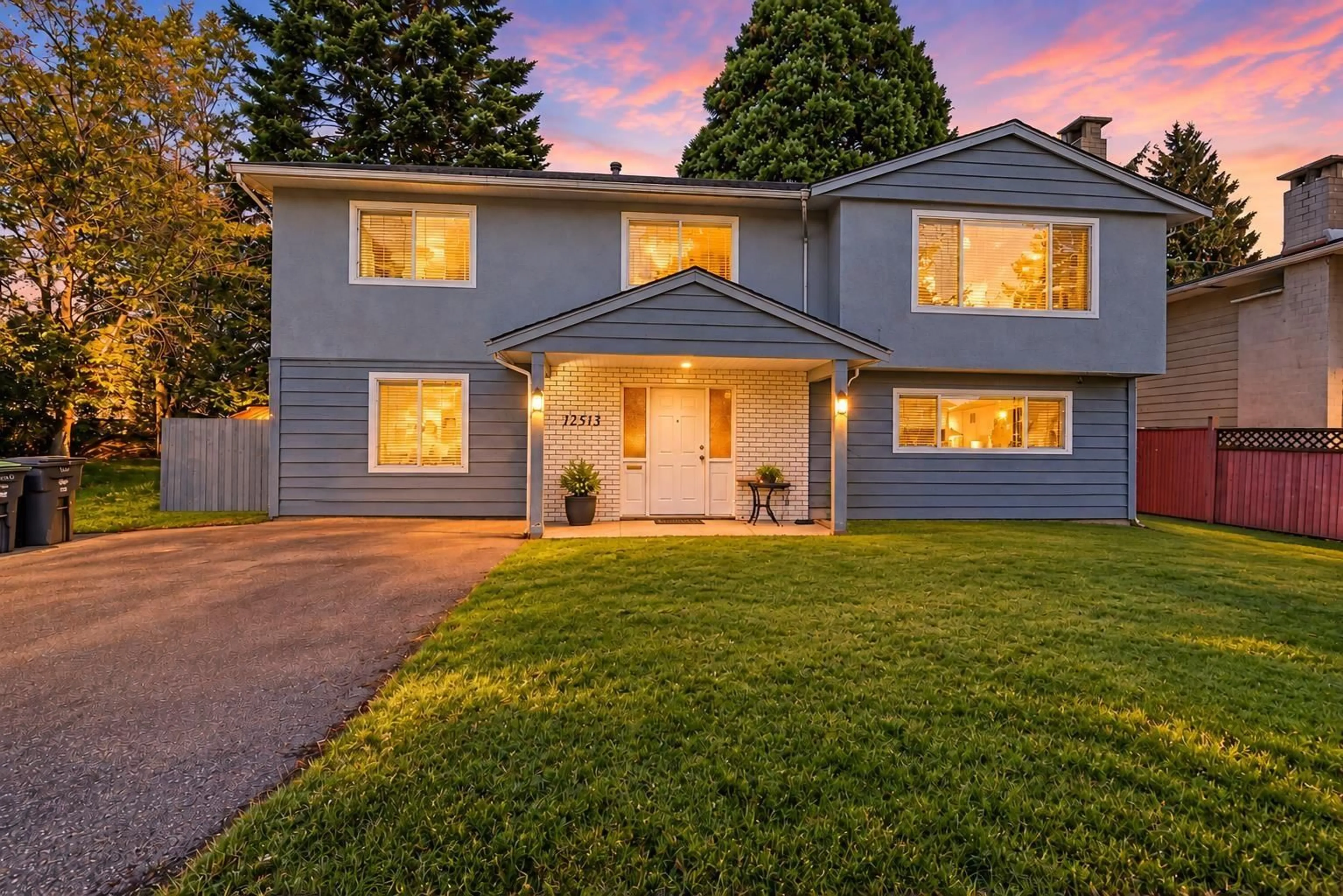 Home with vinyl exterior material, street for 12513 91 AVENUE, Surrey British Columbia V3V6B4