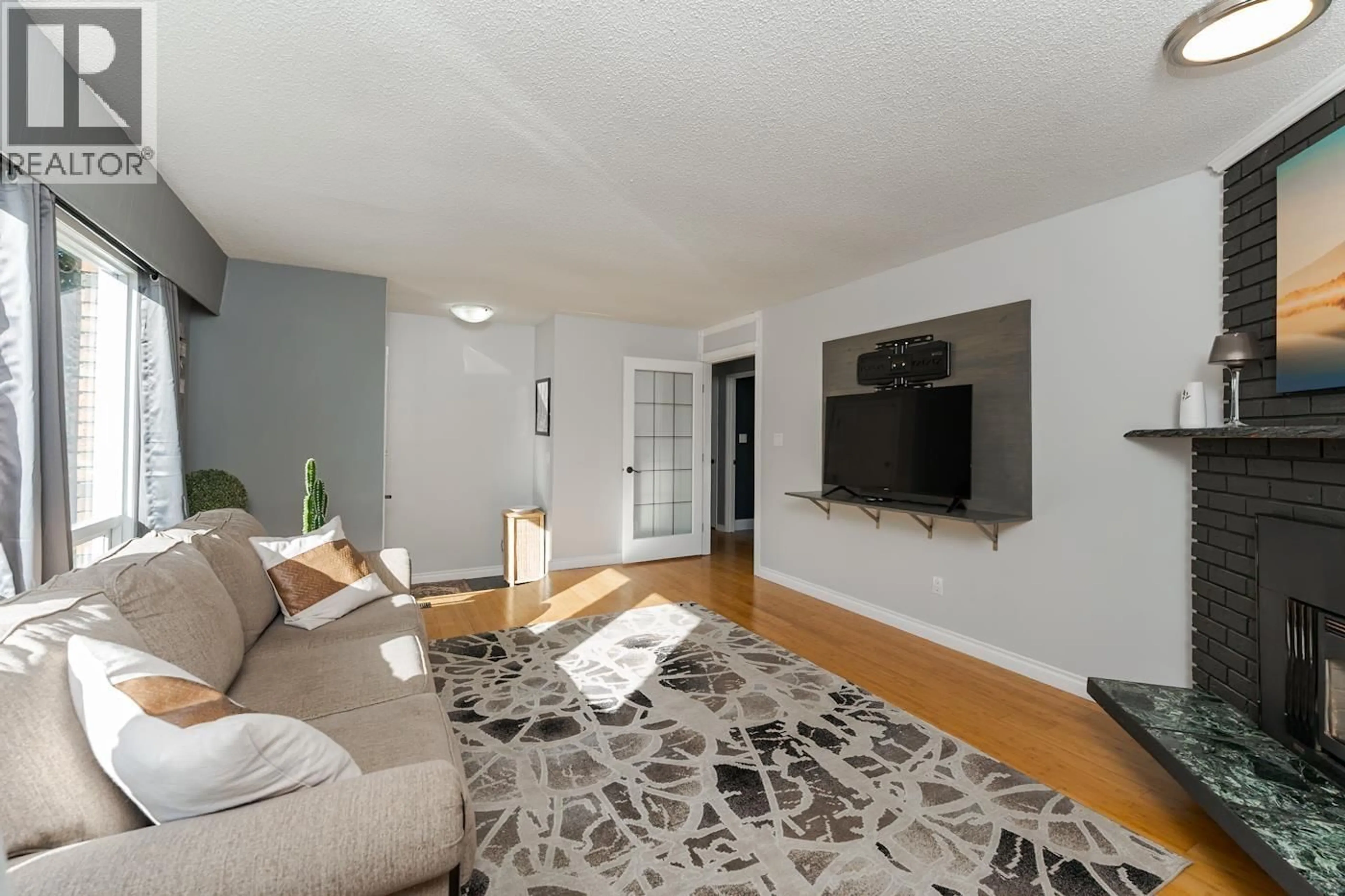 Living room with furniture, unknown for 8068 PRINCETON CRESCENT, Prince George British Columbia V2N3W5