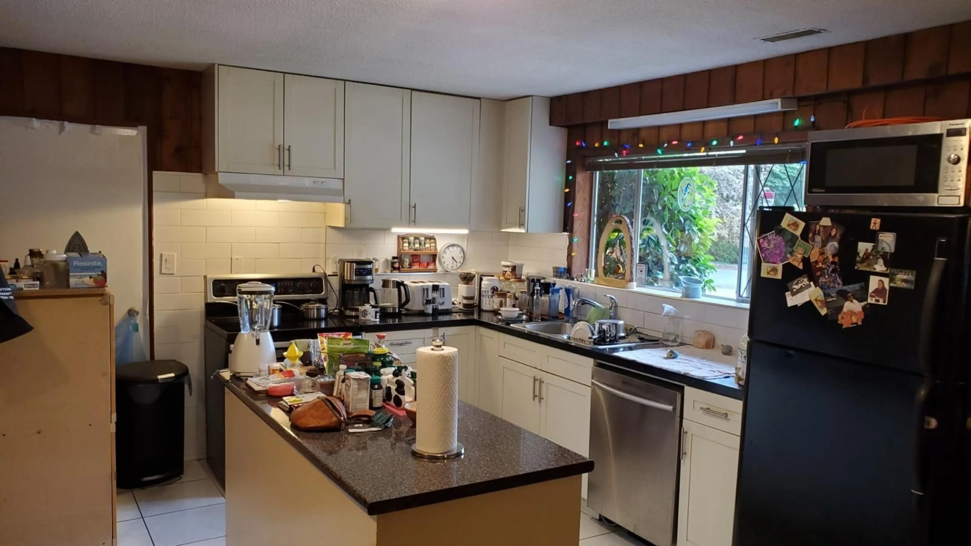 Standard kitchen, unknown for 12704 107A AVENUE, Surrey British Columbia V3V3J2
