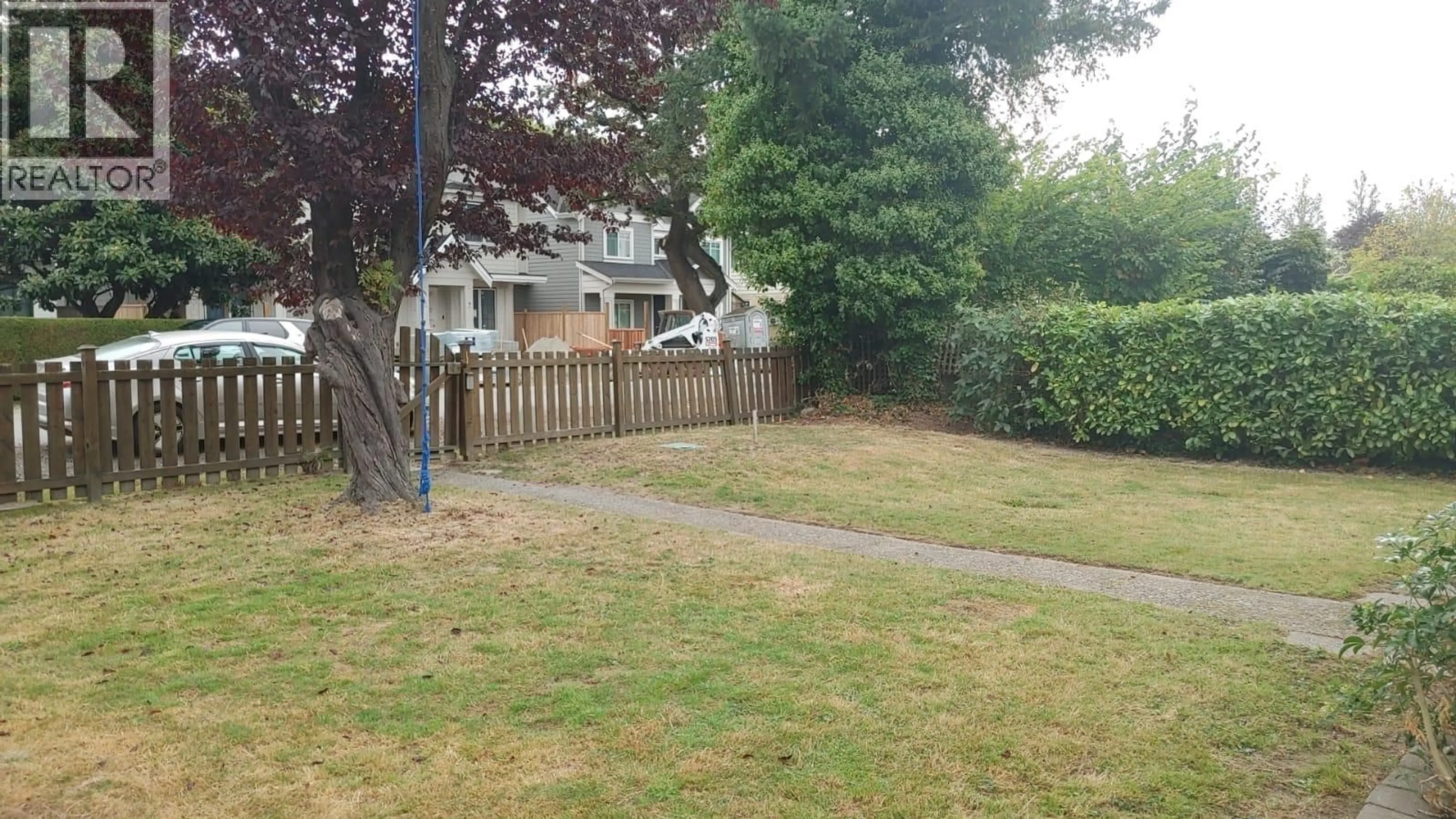 A pic from outside/outdoor area/front of a property/back of a property/a pic from drone, street for 2171 STIRLING AVENUE, Richmond British Columbia V7B1J6