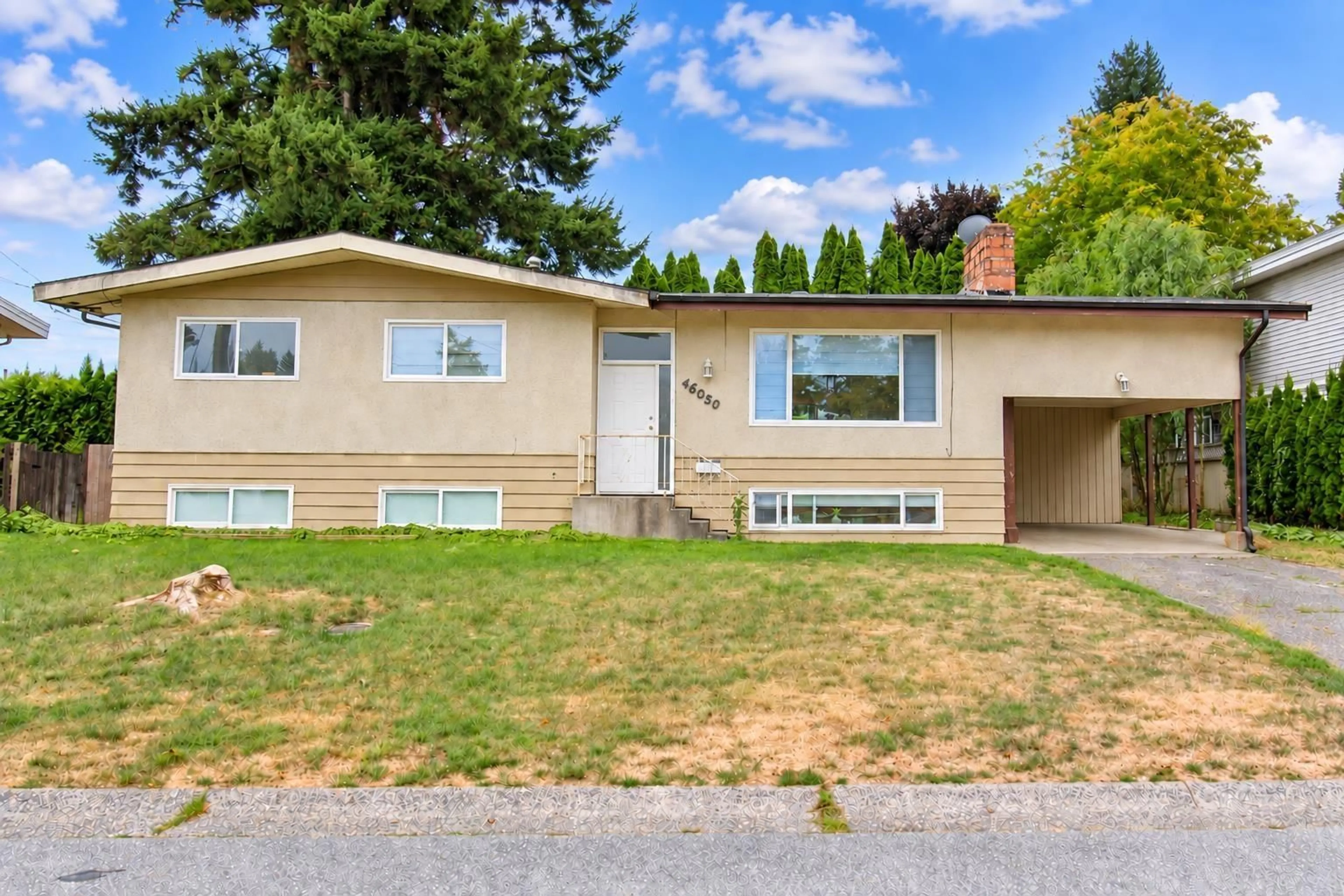 Home with vinyl exterior material, street for 46050 CAMROSE AVENUE, Chilliwack British Columbia V2P3R2