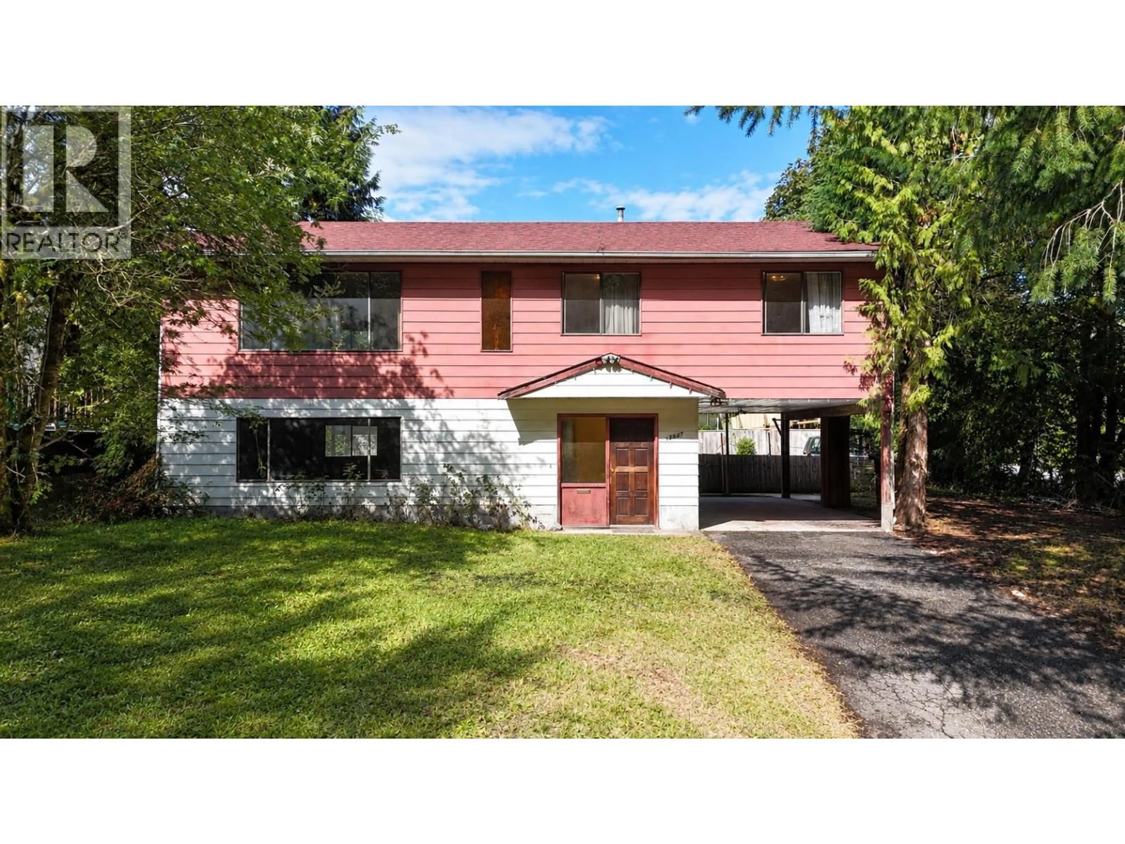 Home with vinyl exterior material, street for 38347 GUILFORD DRIVE, Squamish British Columbia V8B0X8