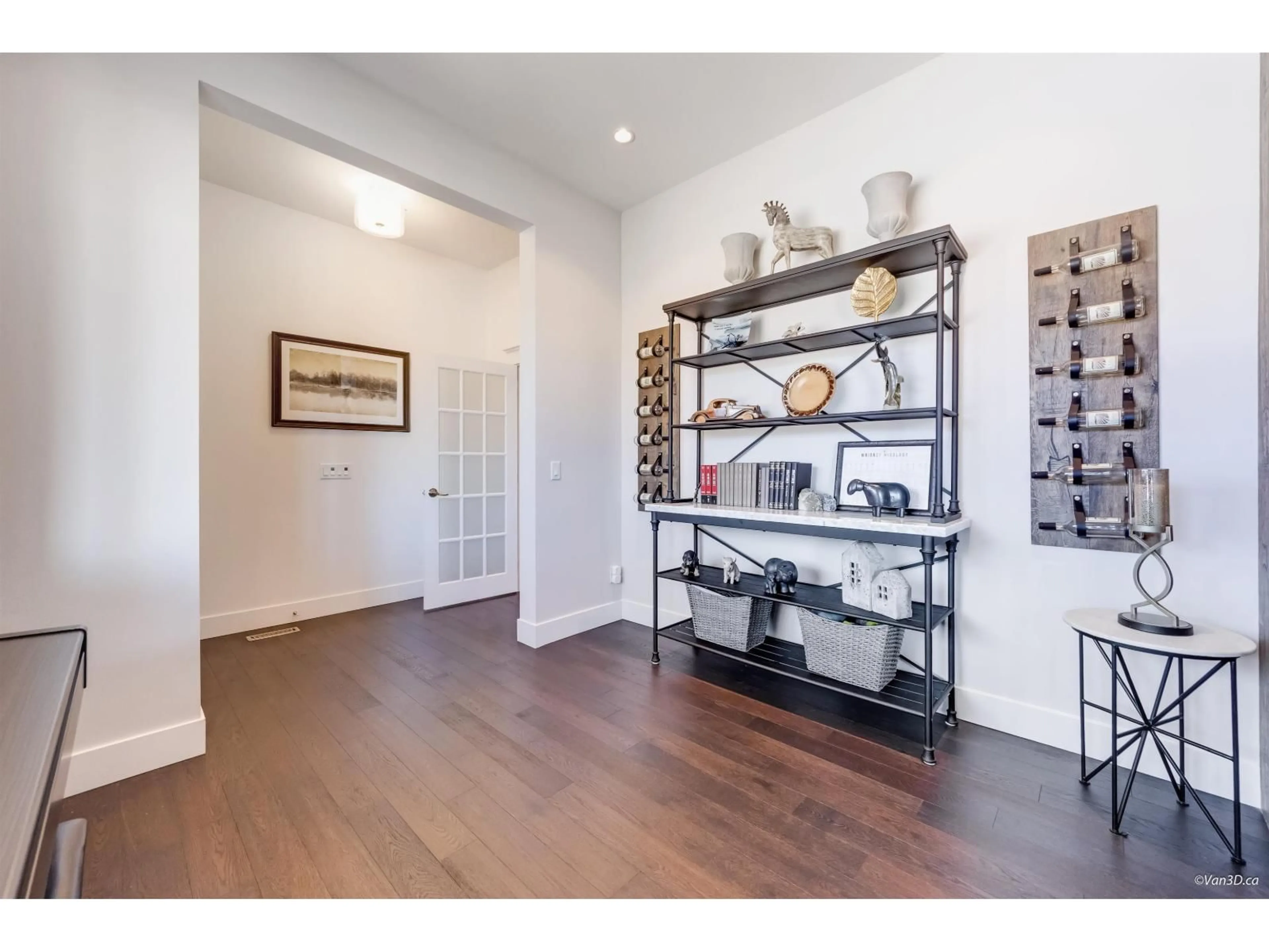 Indoor entryway for 16788 EDGEWOOD DRIVE, Surrey British Columbia V3Z9X9