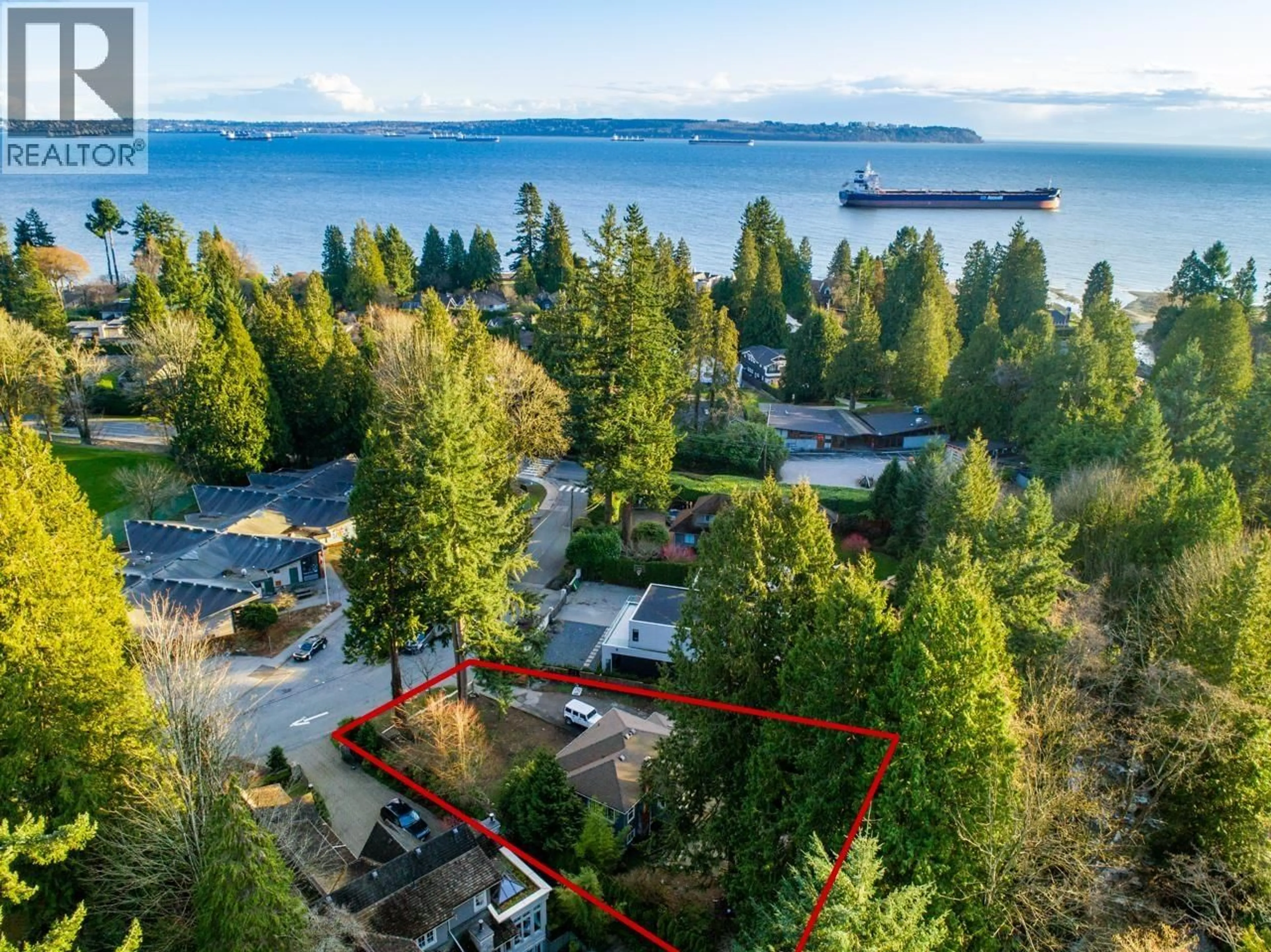 A pic from outside/outdoor area/front of a property/back of a property/a pic from drone, water/lake/river/ocean view for 4325 MORGAN CRESCENT, West Vancouver British Columbia V7V2P1