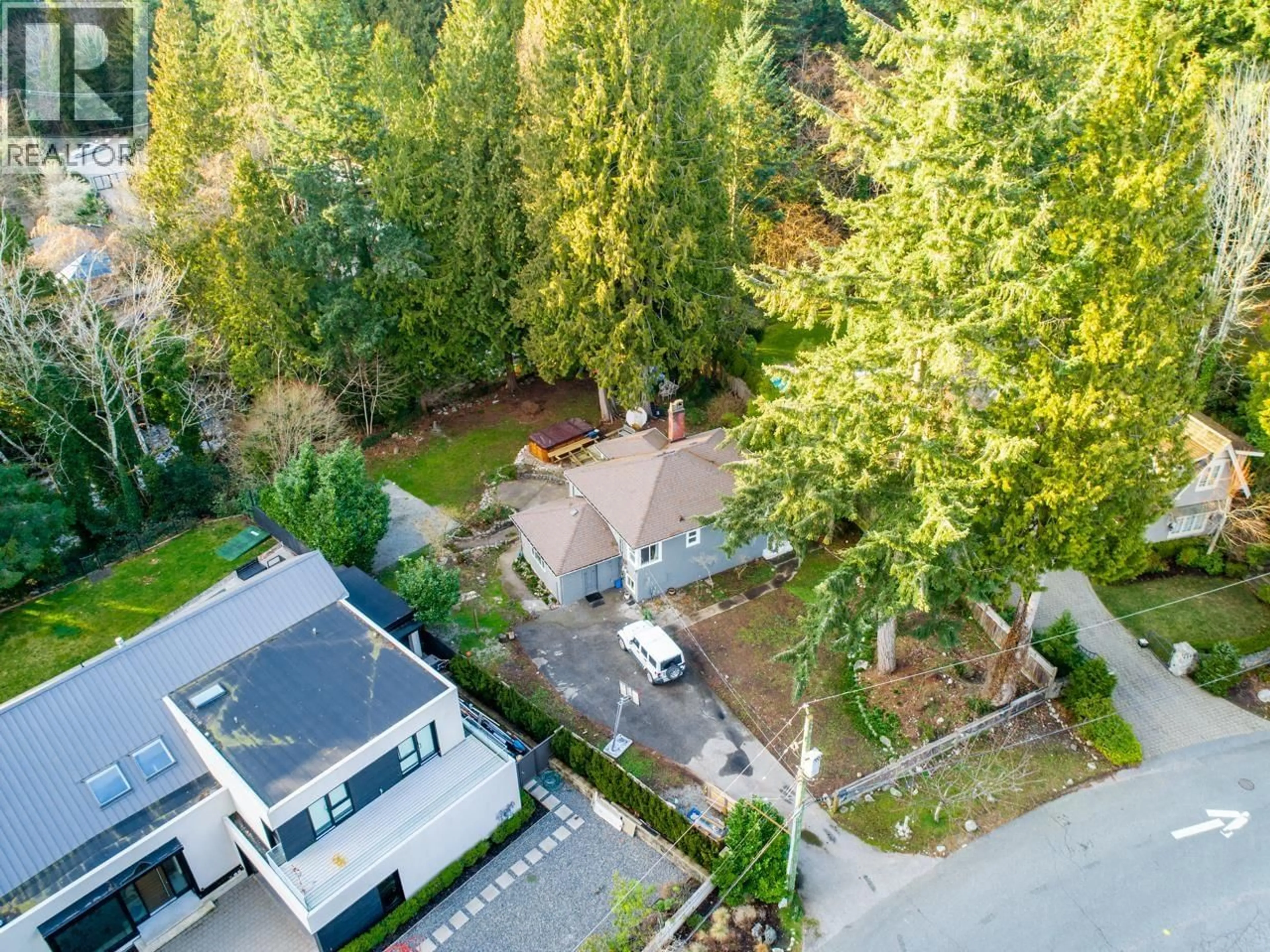 A pic from outside/outdoor area/front of a property/back of a property/a pic from drone, forest/trees view for 4325 MORGAN CRESCENT, West Vancouver British Columbia V7V2P1