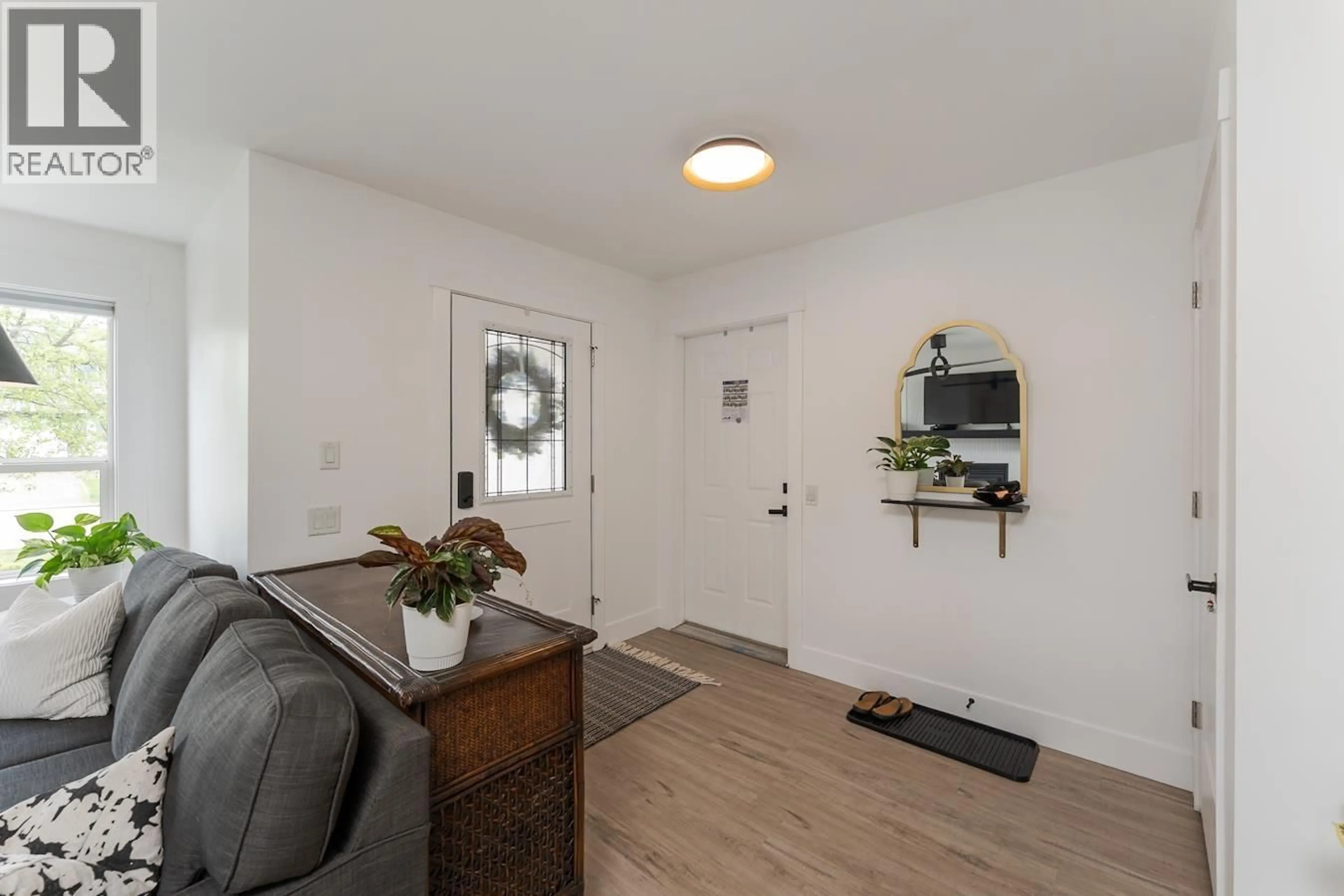 Indoor entryway for 5940 KOVACHICH DRIVE, Prince George British Columbia V2N6S9
