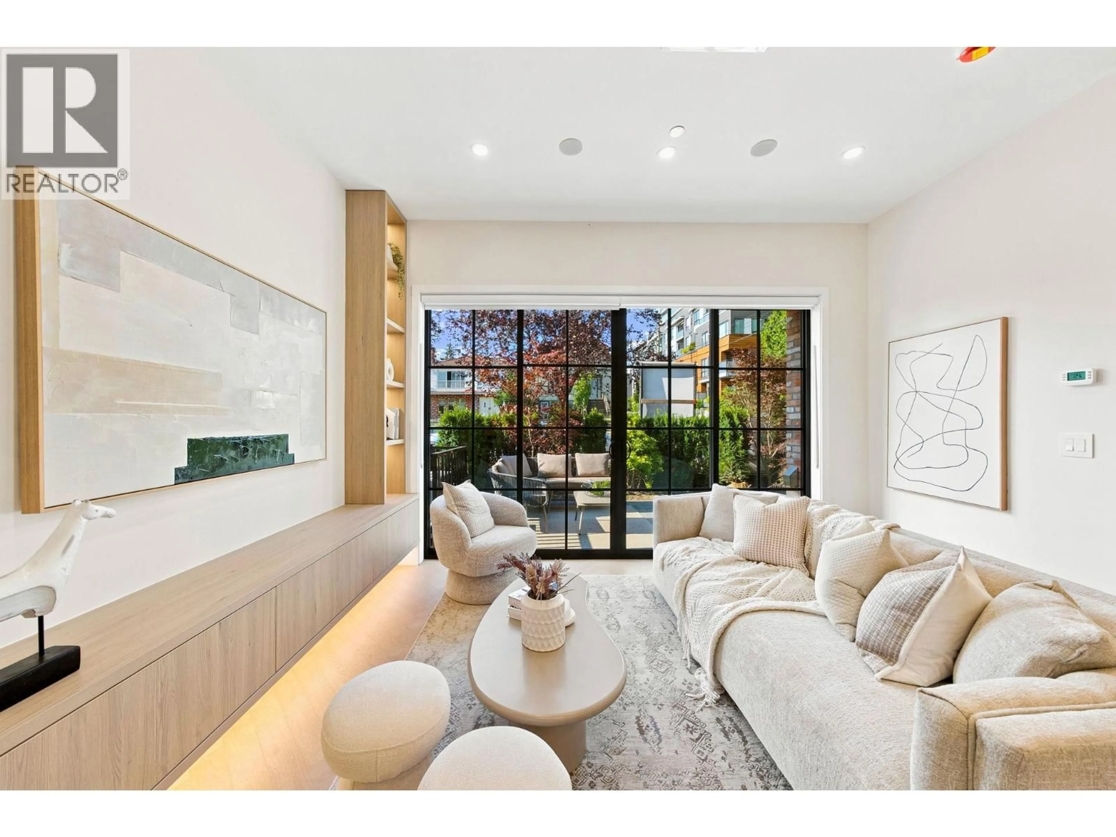 Unknown for 1 - 648 E 23RD AVENUE, Vancouver British Columbia V5V1X8