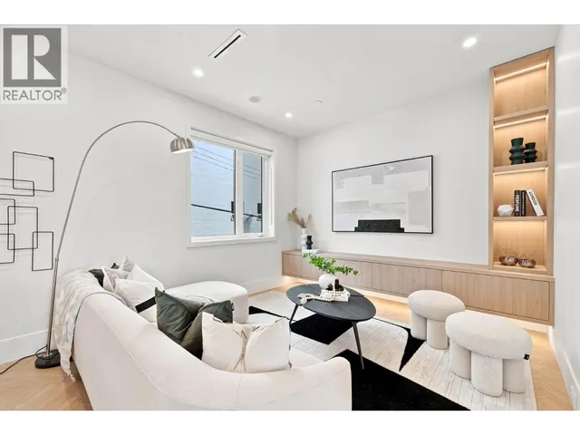 646 E 23RD AVENUE, Vancouver 2