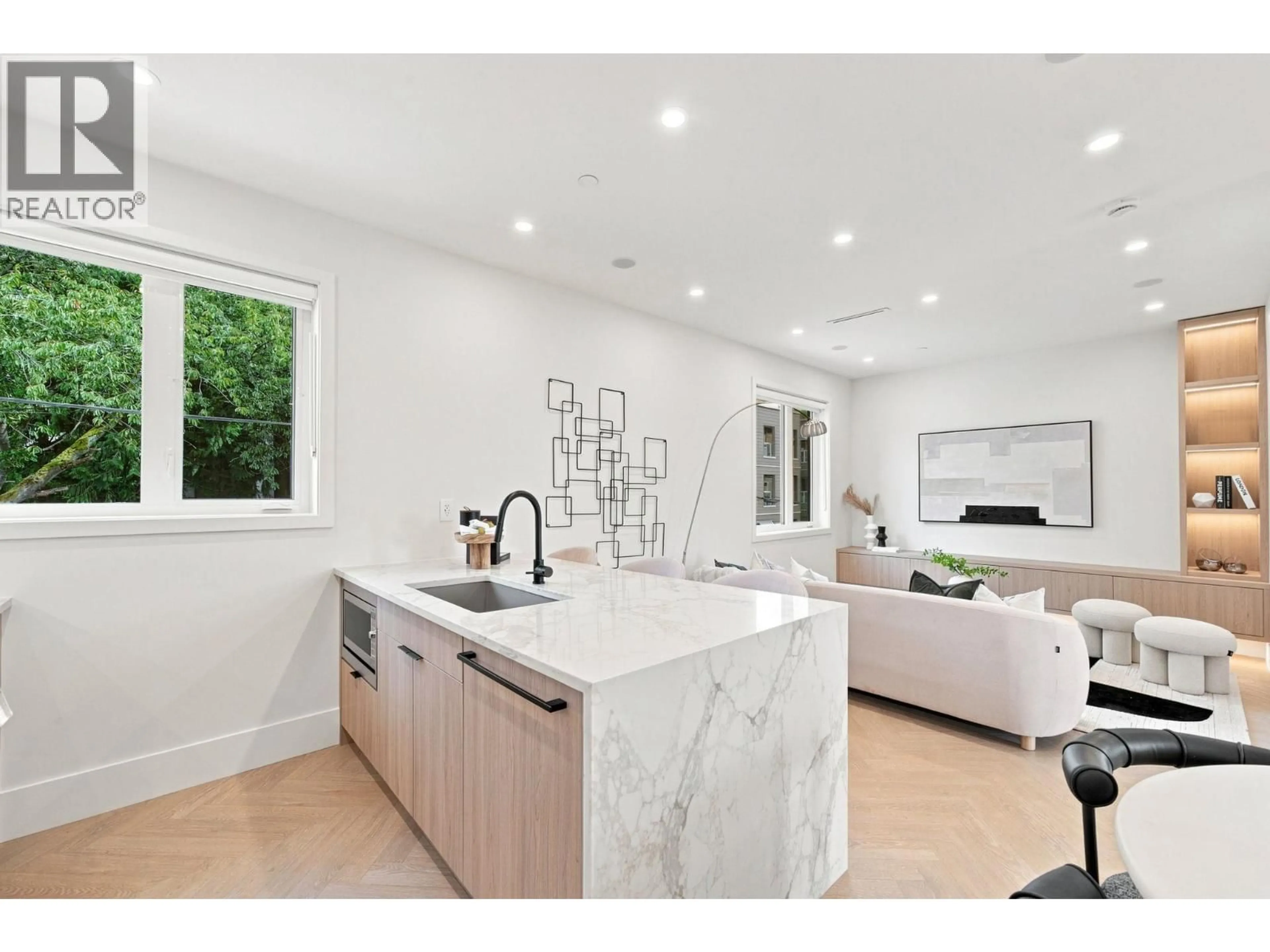 Open concept kitchen, unknown for 646 E 23RD AVENUE, Vancouver British Columbia V5V1X8