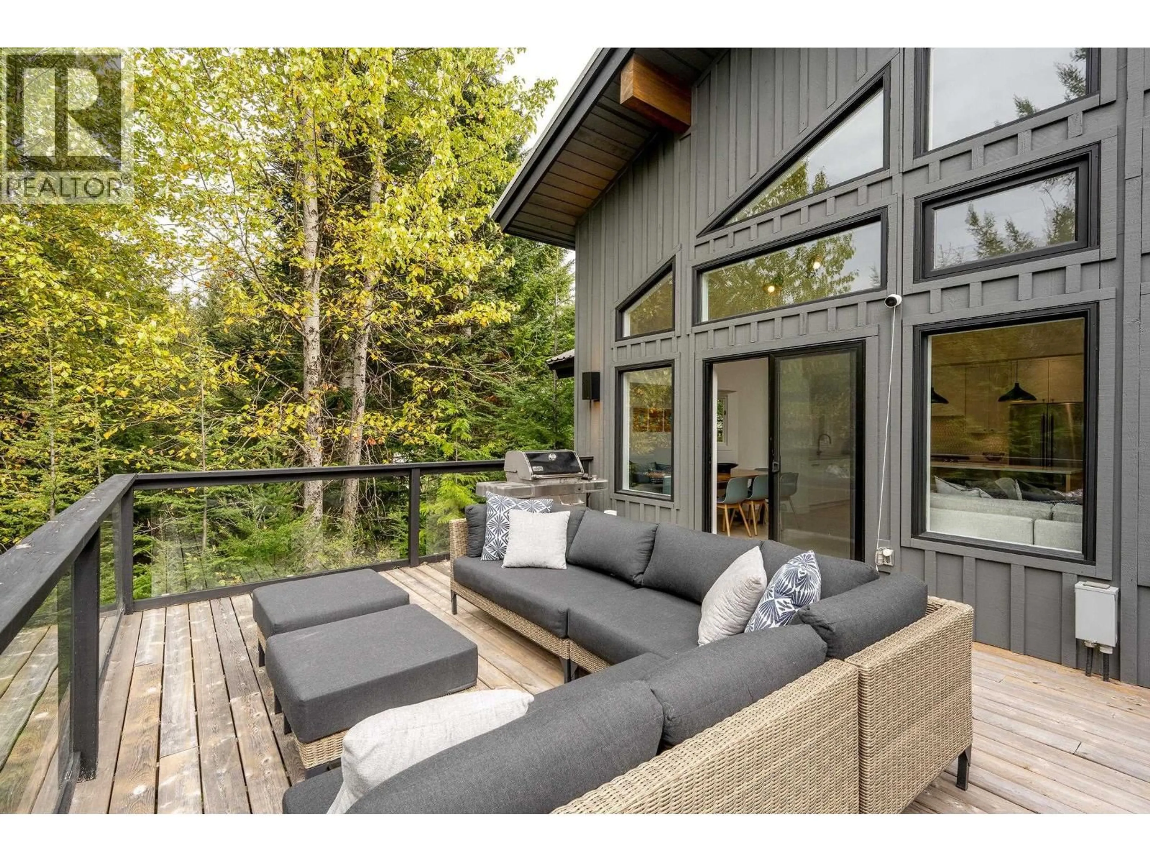 Patio, water/lake/river/ocean view for 6260 EAGLE DRIVE, Whistler British Columbia V8E0C7