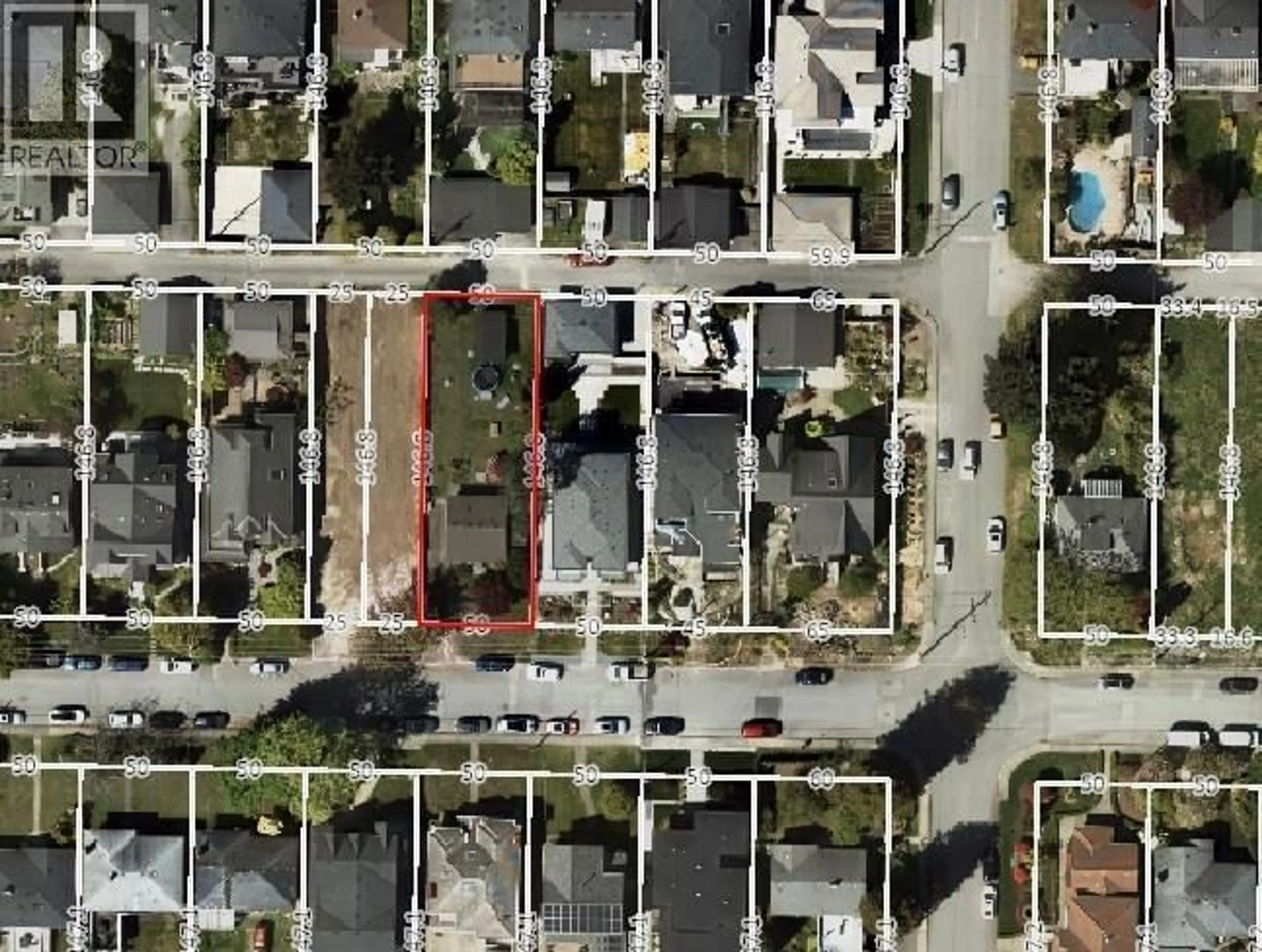 A pic from outside/outdoor area/front of a property/back of a property/a pic from drone, street for 446 16TH STREET, North Vancouver British Columbia V7L2T5