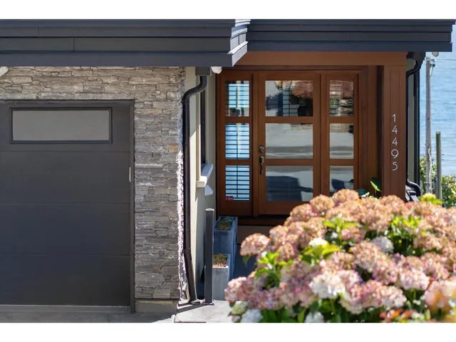 14495 MARINE DRIVE, White Rock 2