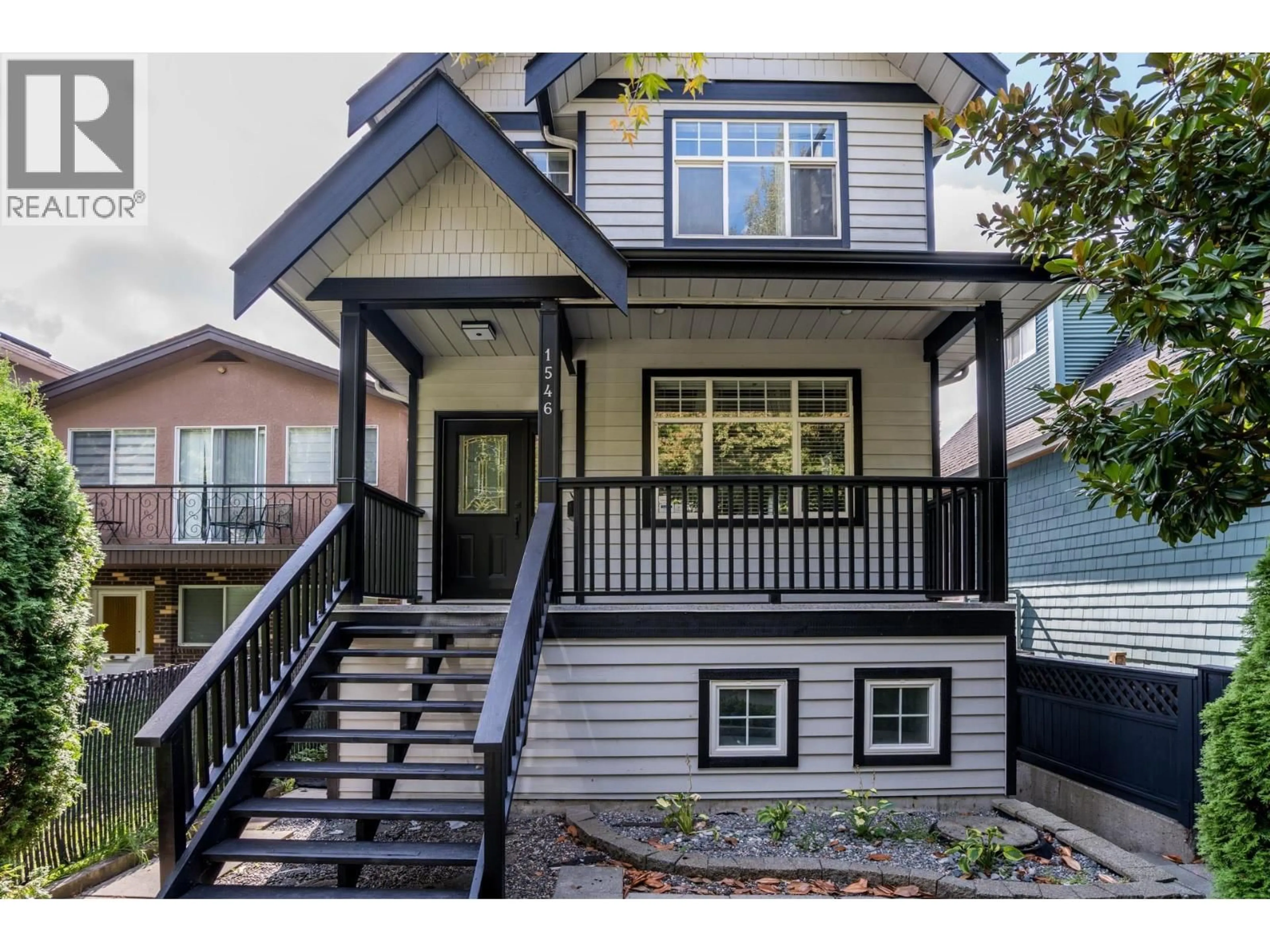 Home with vinyl exterior material, street for 1546 2ND AVENUE, Vancouver British Columbia V5N1C7