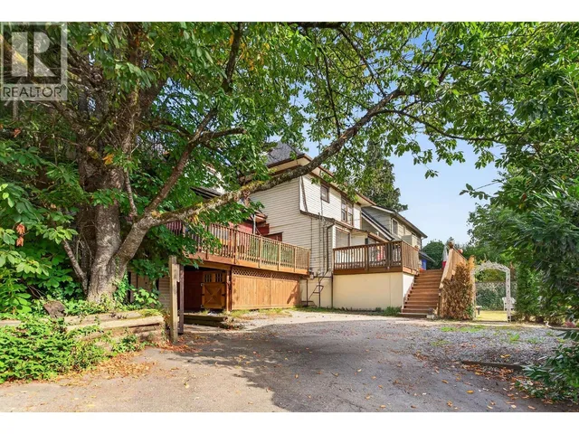 118 QUEENS AVENUE, New Westminster 4
