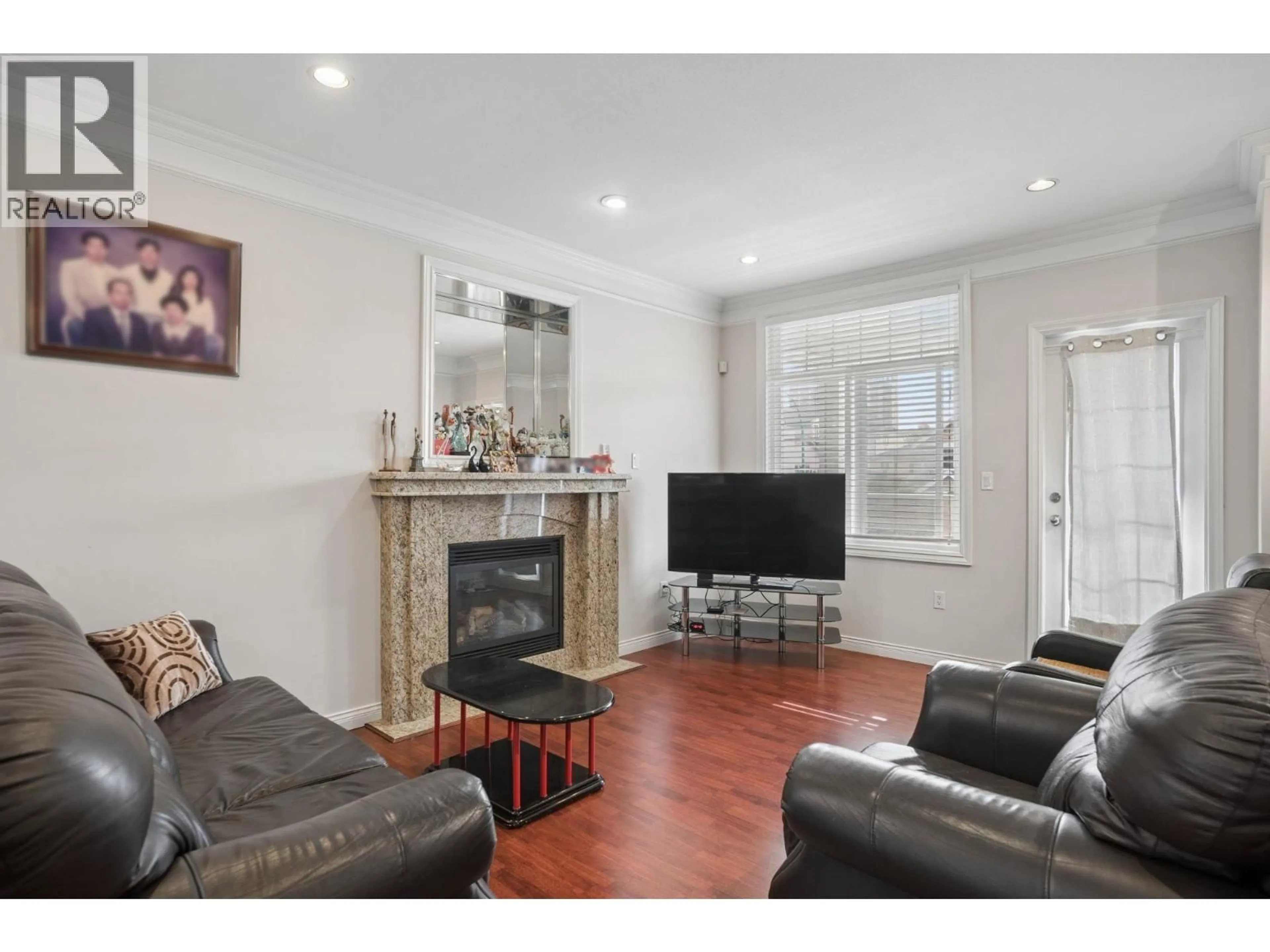 Living room with furniture, unknown for 7487 ROSEWOOD STREET, Burnaby British Columbia V5E2G6