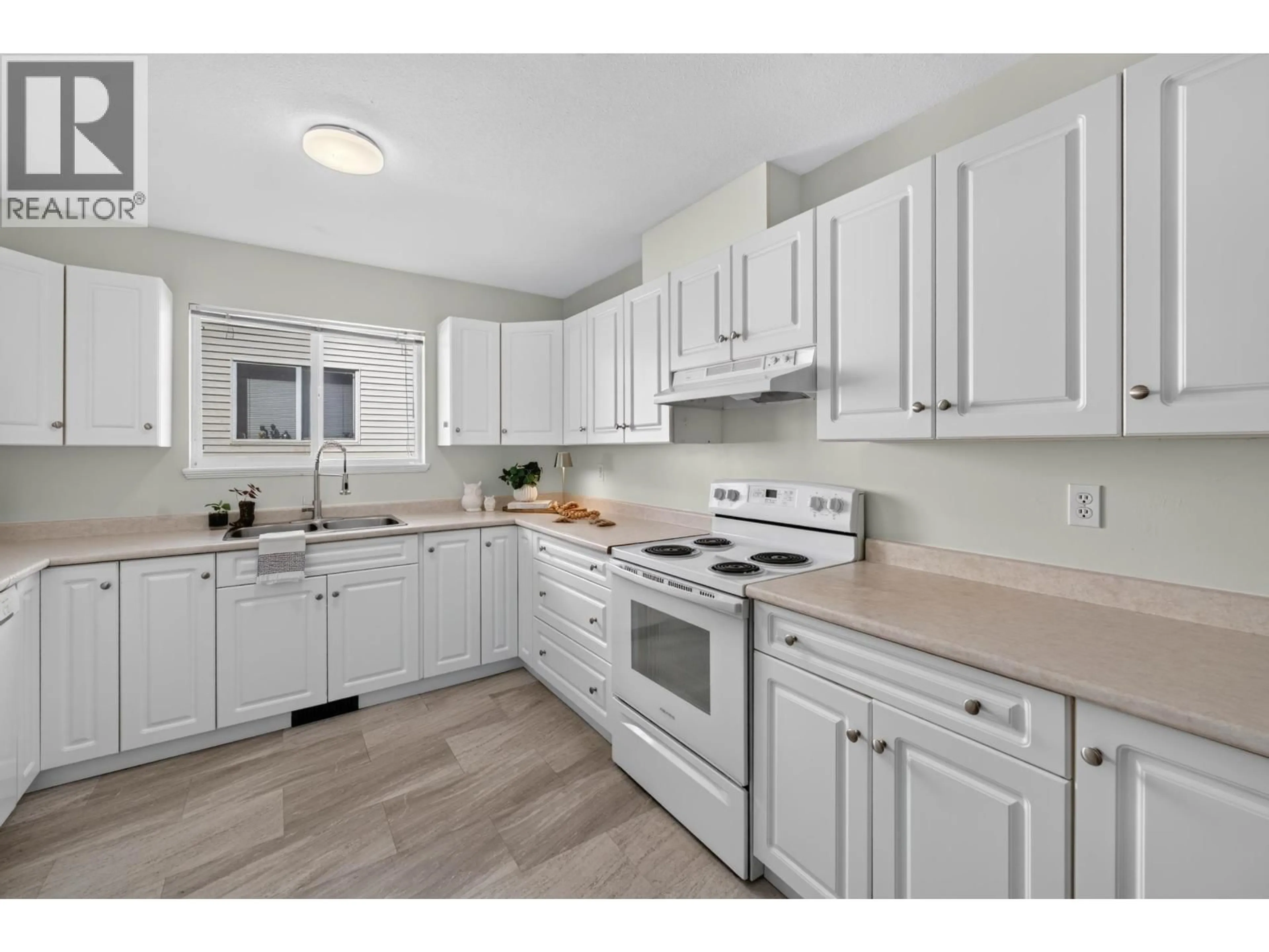 Standard kitchen, unknown for 8516 86 STREET, Fort St. John British Columbia V1J6Y7